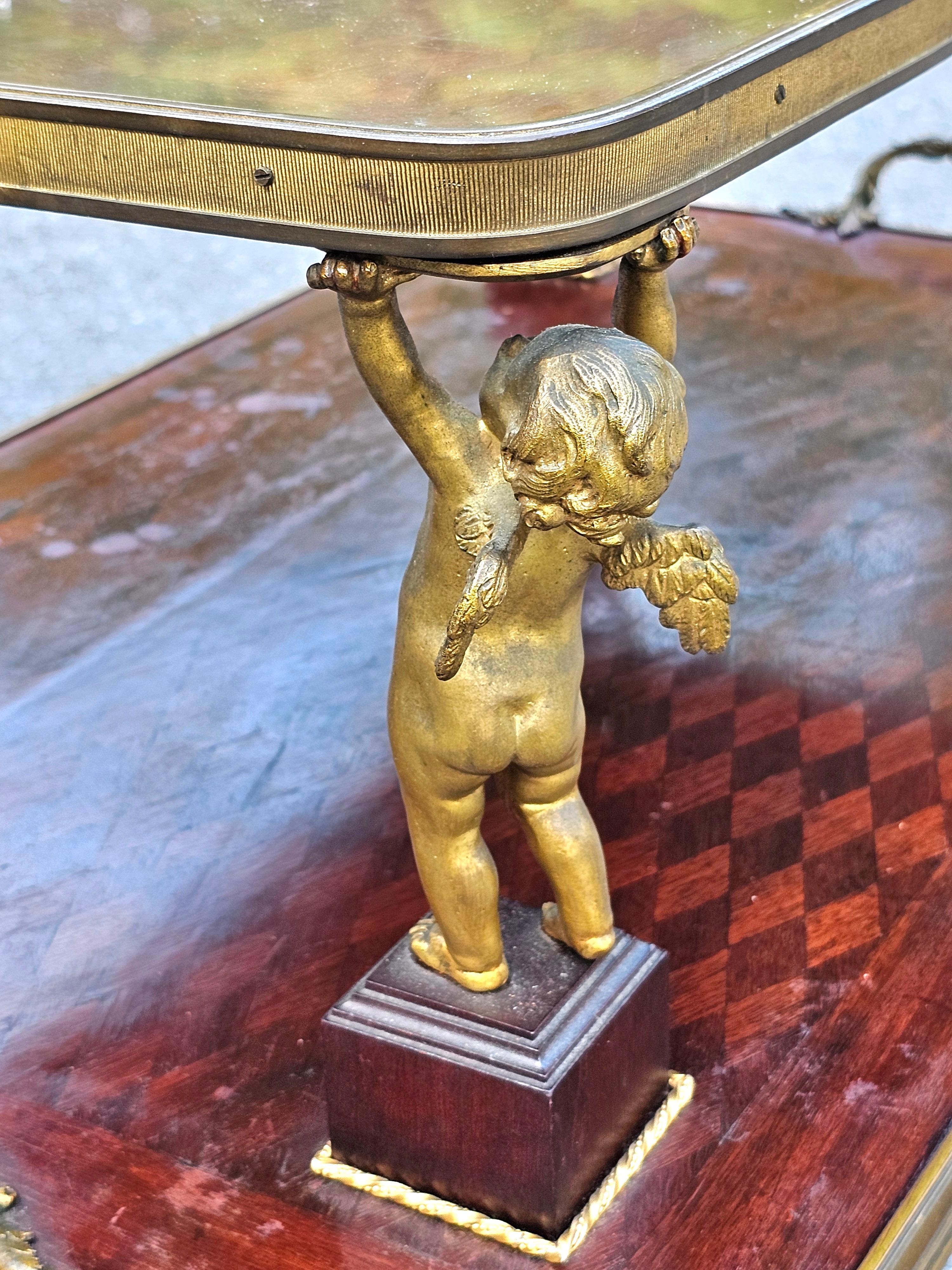 A.I.C. C.I.C. Table à thé à deux niveaux en marqueterie de style Louis XVI et bronze doré en vente 4