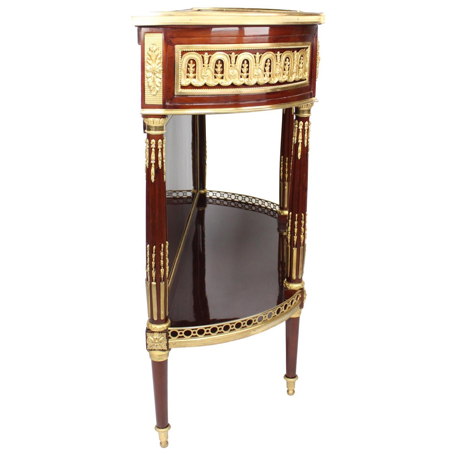 19th C. Louis XVI Style Ormolu-Mounted Mahogany Jasperware Console Vitrine Table en vente 3