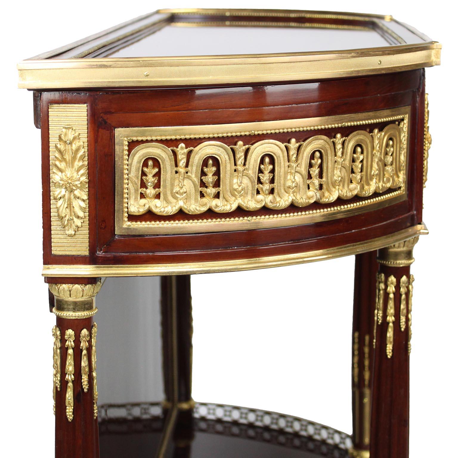 19th C. Louis XVI Style Ormolu-Mounted Mahogany Jasperware Console Vitrine Table en vente 4