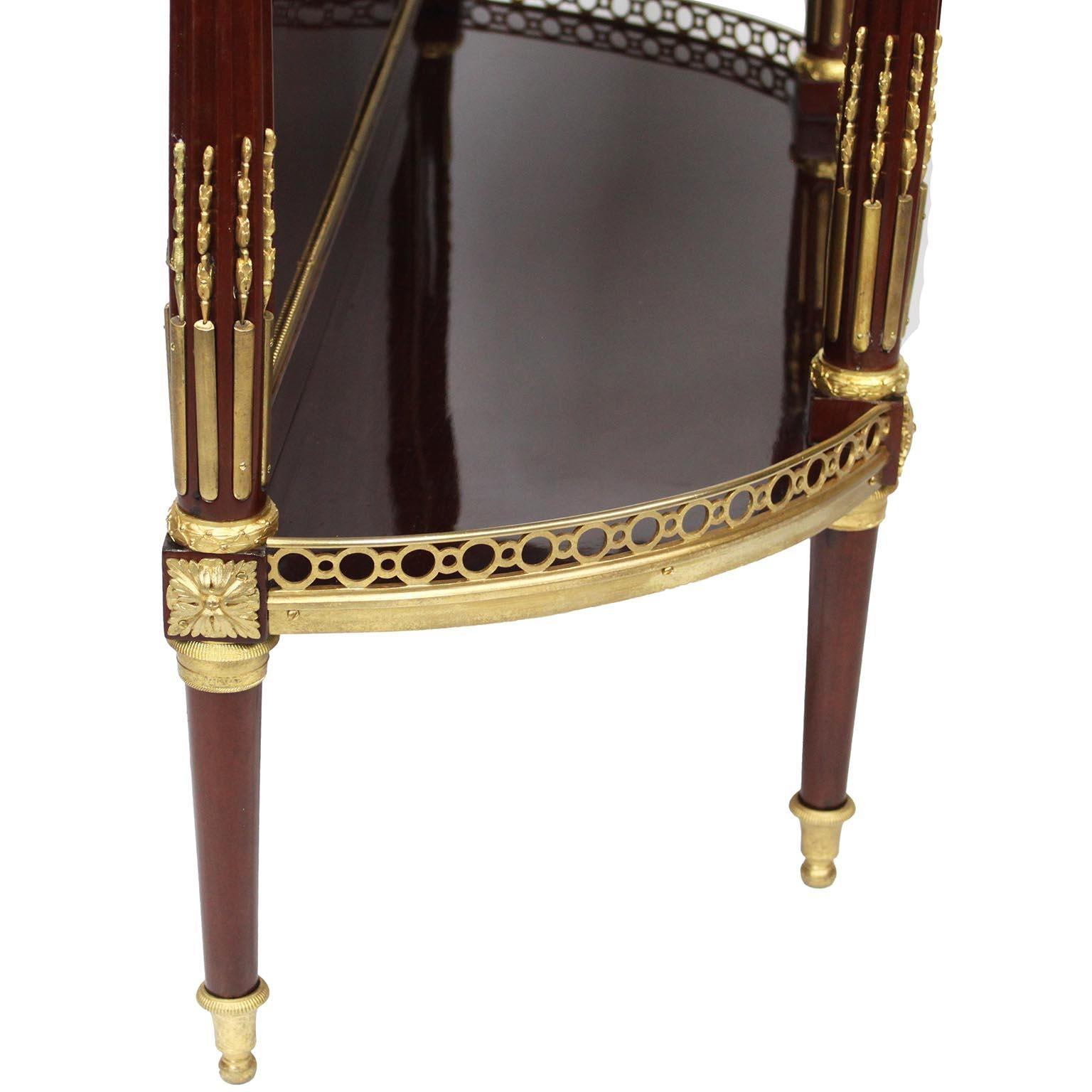 19th C. Louis XVI Style Ormolu-Mounted Mahogany Jasperware Console Vitrine Table en vente 5