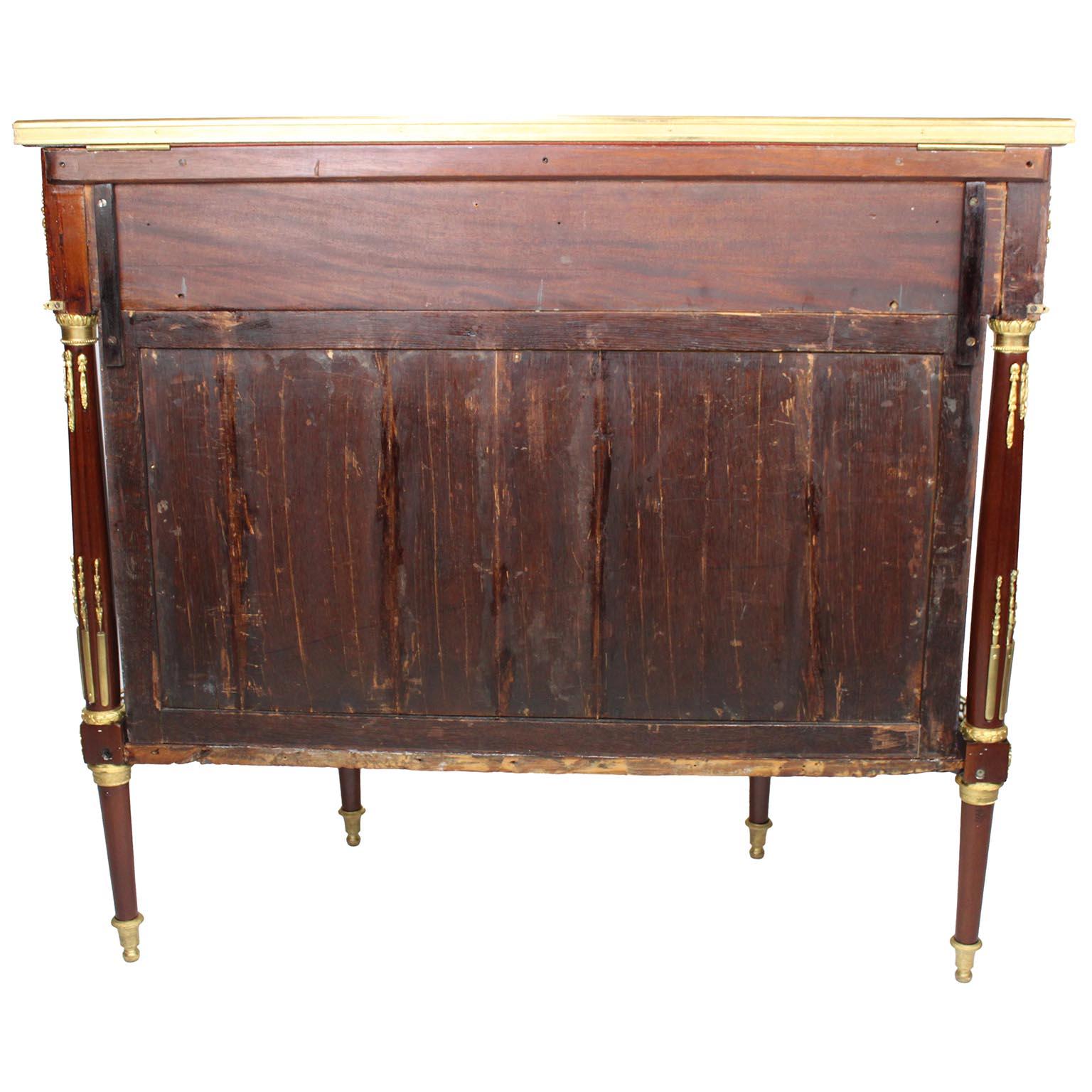 19th C. Louis XVI Style Ormolu-Mounted Mahogany Jasperware Console Vitrine Table en vente 6