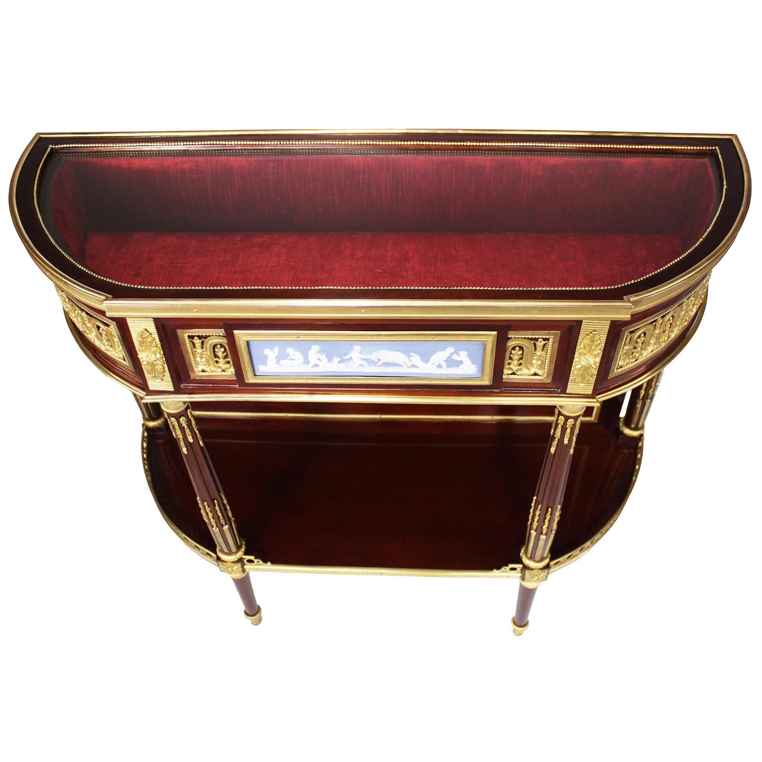 Français 19th C. Louis XVI Style Ormolu-Mounted Mahogany Jasperware Console Vitrine Table en vente