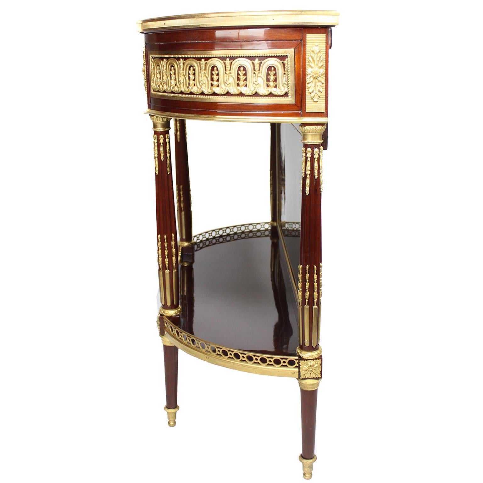 19th C. Louis XVI Style Ormolu-Mounted Mahogany Jasperware Console Vitrine Table en vente 2