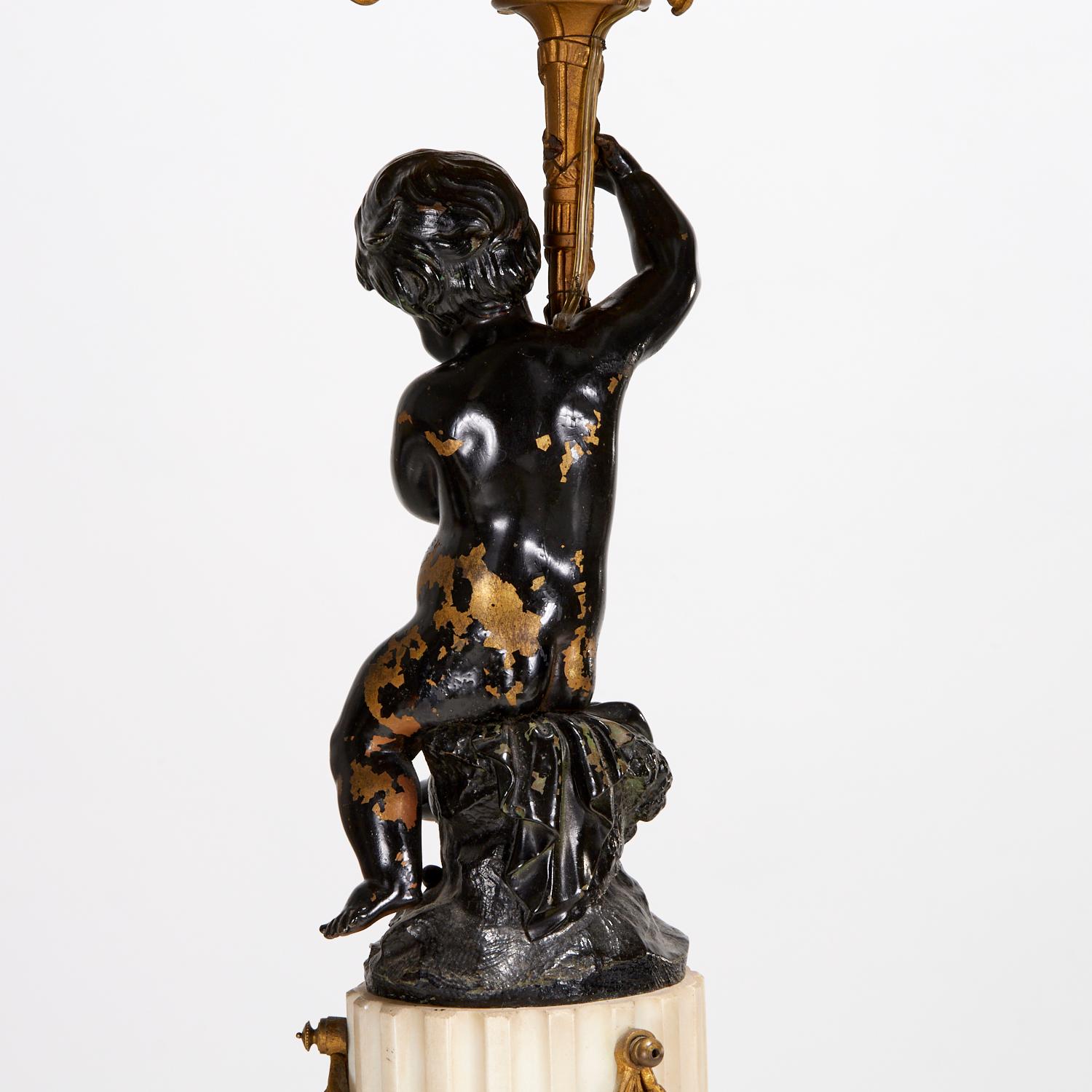 Lámparas Candelabro de Bronce Dorado y Pintado Estilo Luis XVI S. XIX con Pantalla en Bueno estado para la venta en Morristown, NJ