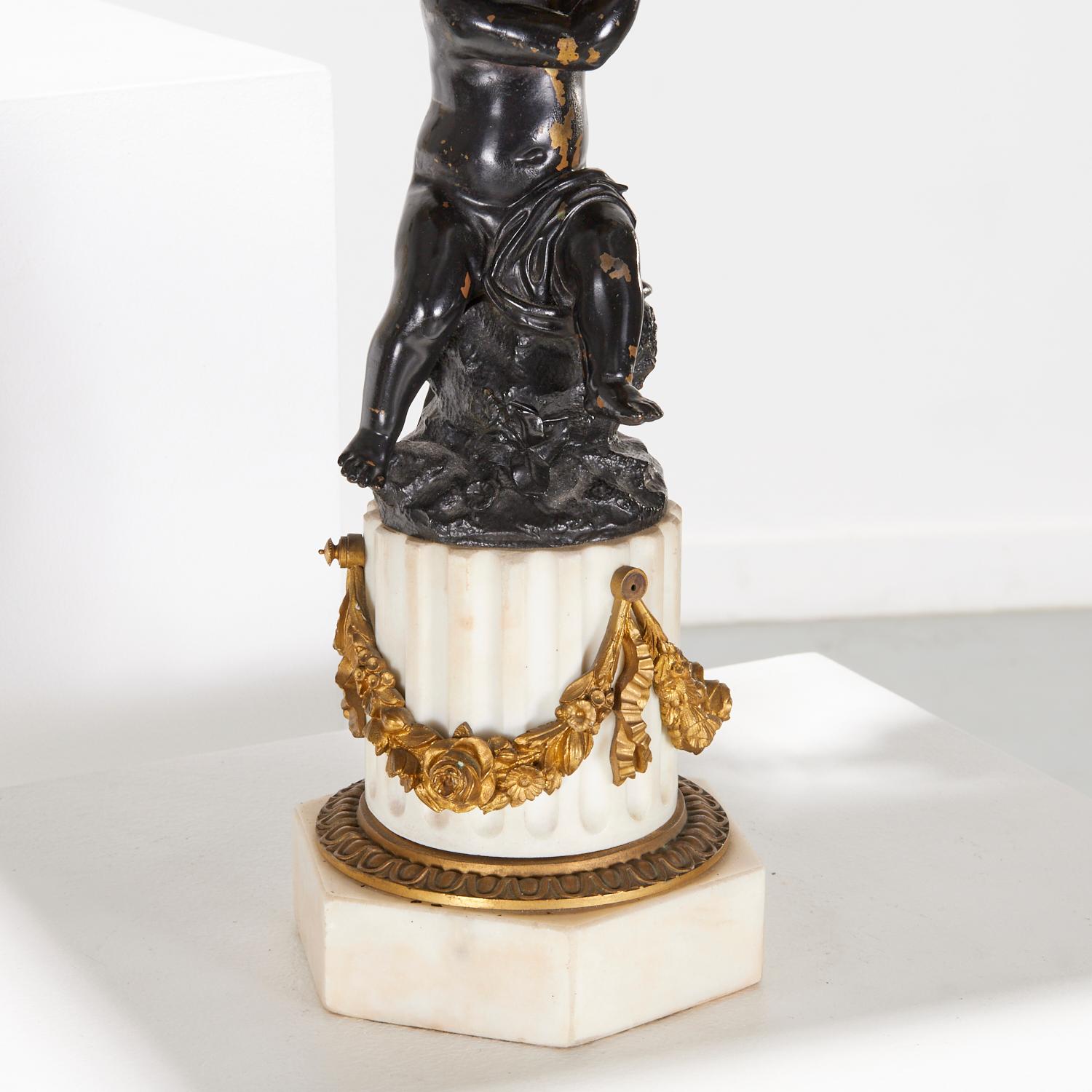 Lámparas Candelabro de Bronce Dorado y Pintado Estilo Luis XVI S. XIX con Pantalla siglo XIX en venta