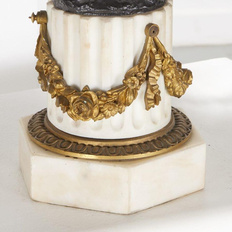 Lámparas Candelabro de Bronce Dorado y Pintado Estilo Luis XVI S. XIX con Pantalla en venta 1
