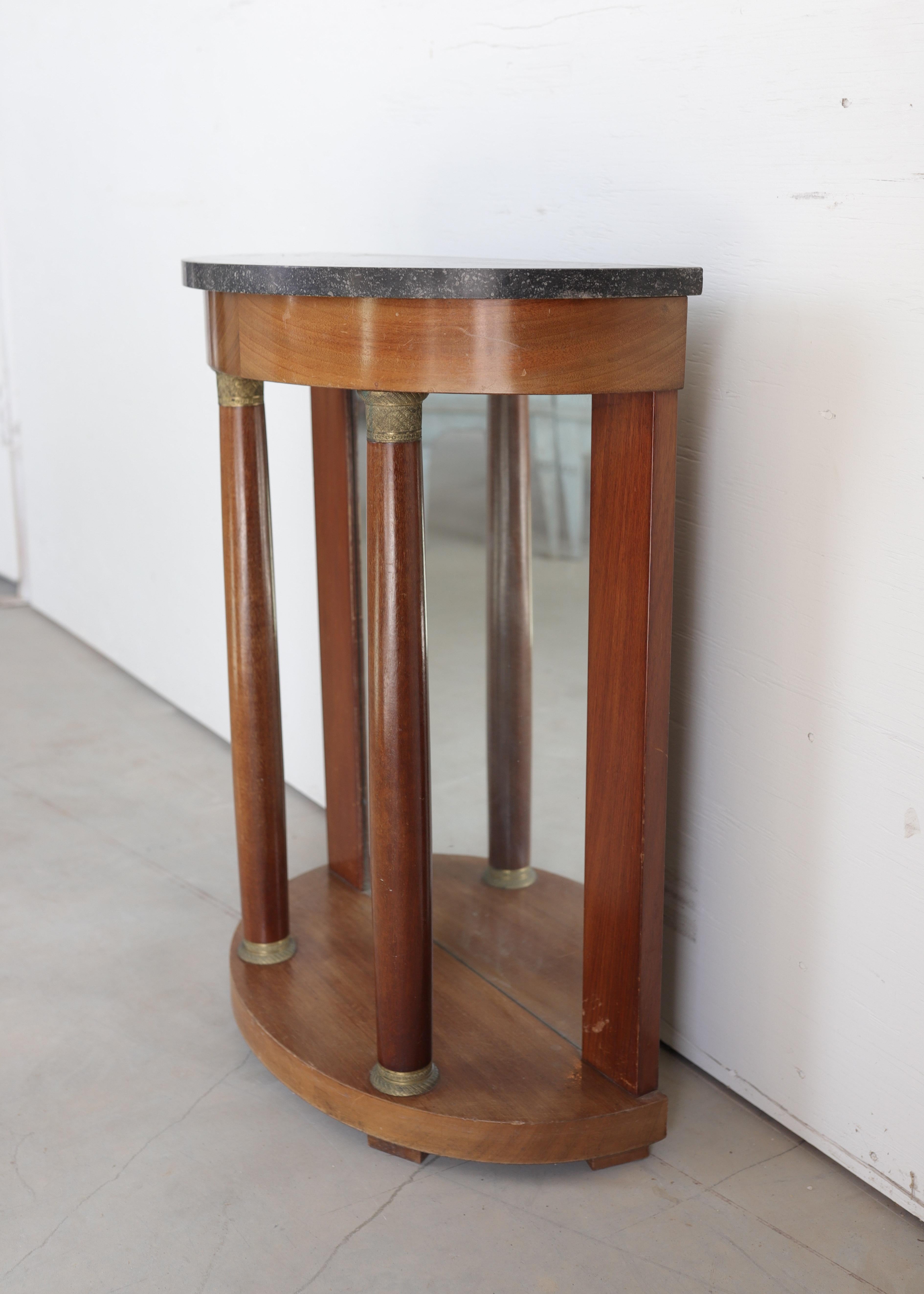 19e s. Demilune en acajou avec plateau en marbre gris en vente 2