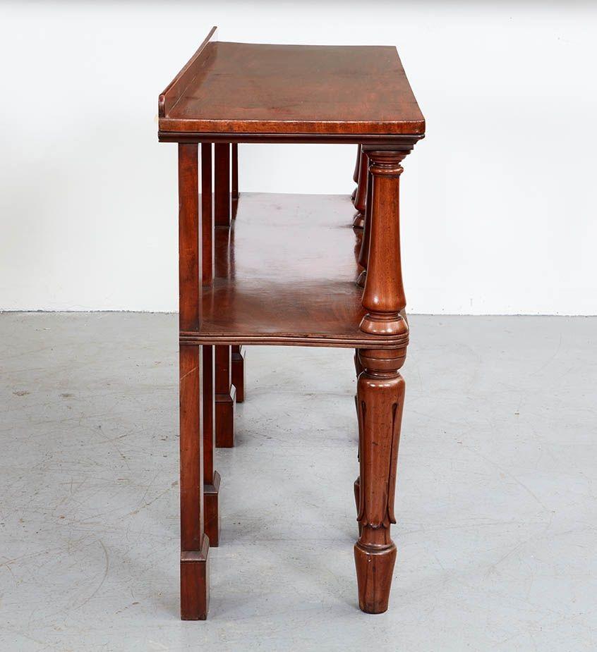 19th c. Mahogany Double Shelf Etagere In Good Condition For Sale In Greenwich, CT
