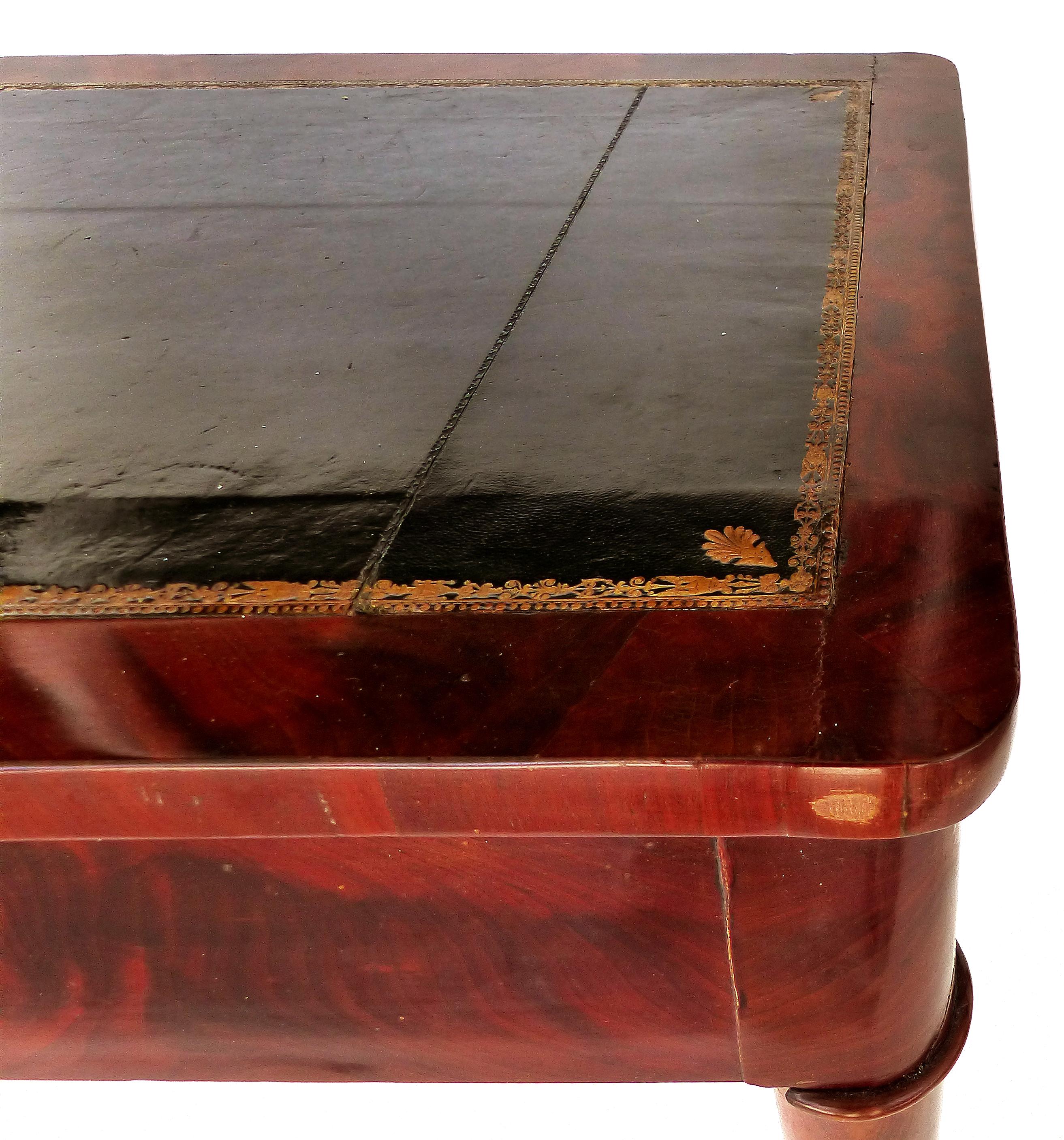 19th-Century Mahogany Writing Desk with Tapering Legs and Embossed Leather Top 9