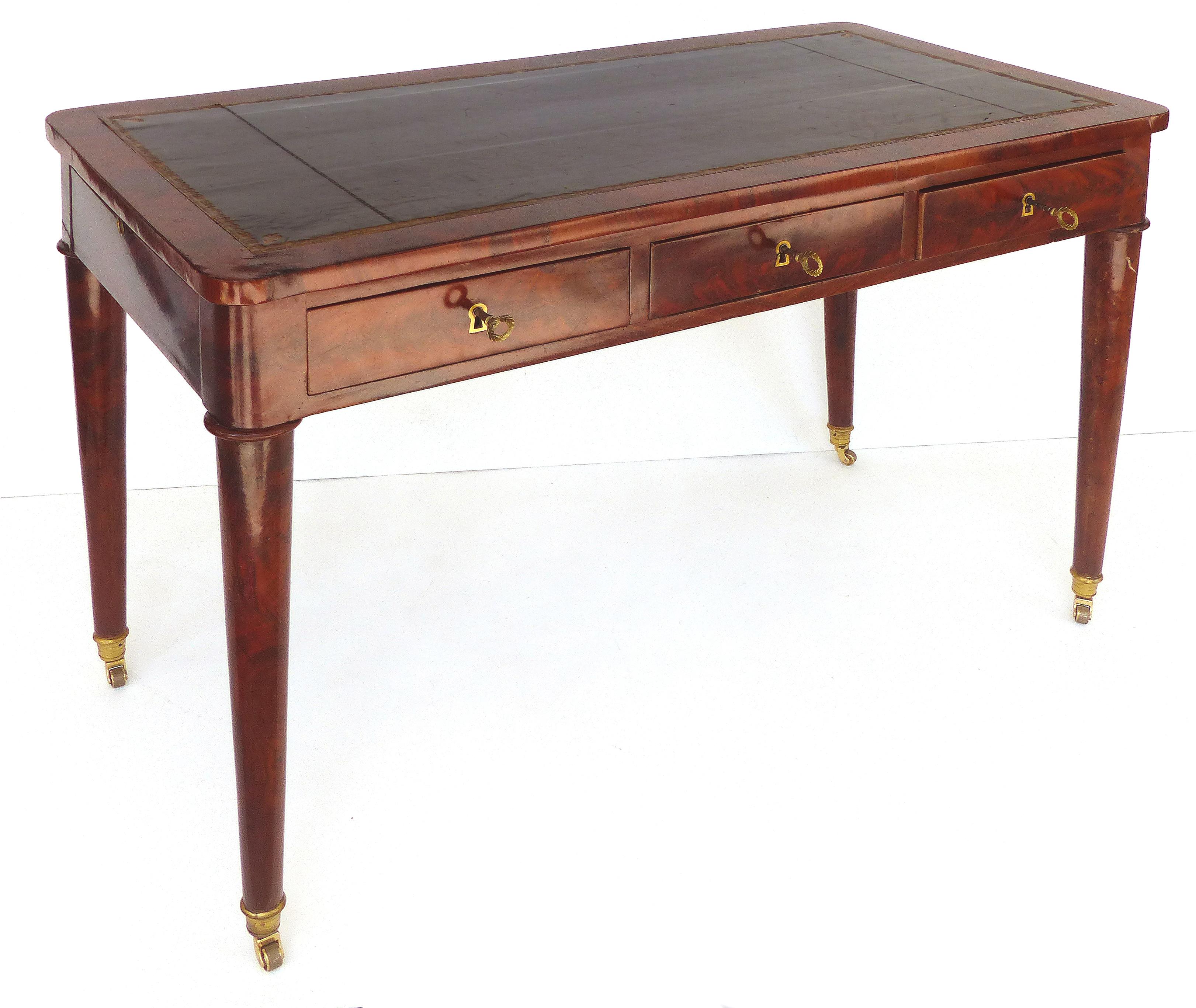 19th-Century Mahogany Writing Desk with Tapering Legs and Embossed Leather Top In Good Condition In Miami, FL