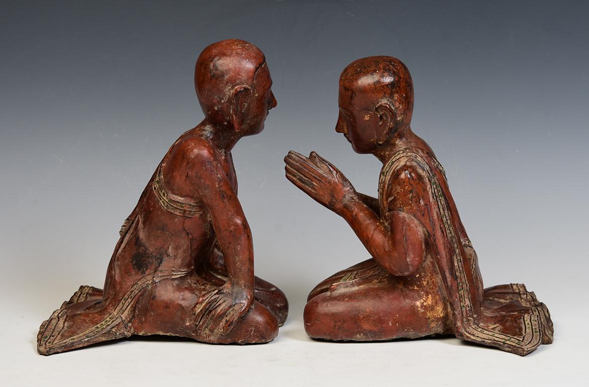 19th C., Mandalay, A Pair of Antique Burmese Wooden Seated Monk / Disciple For Sale 7