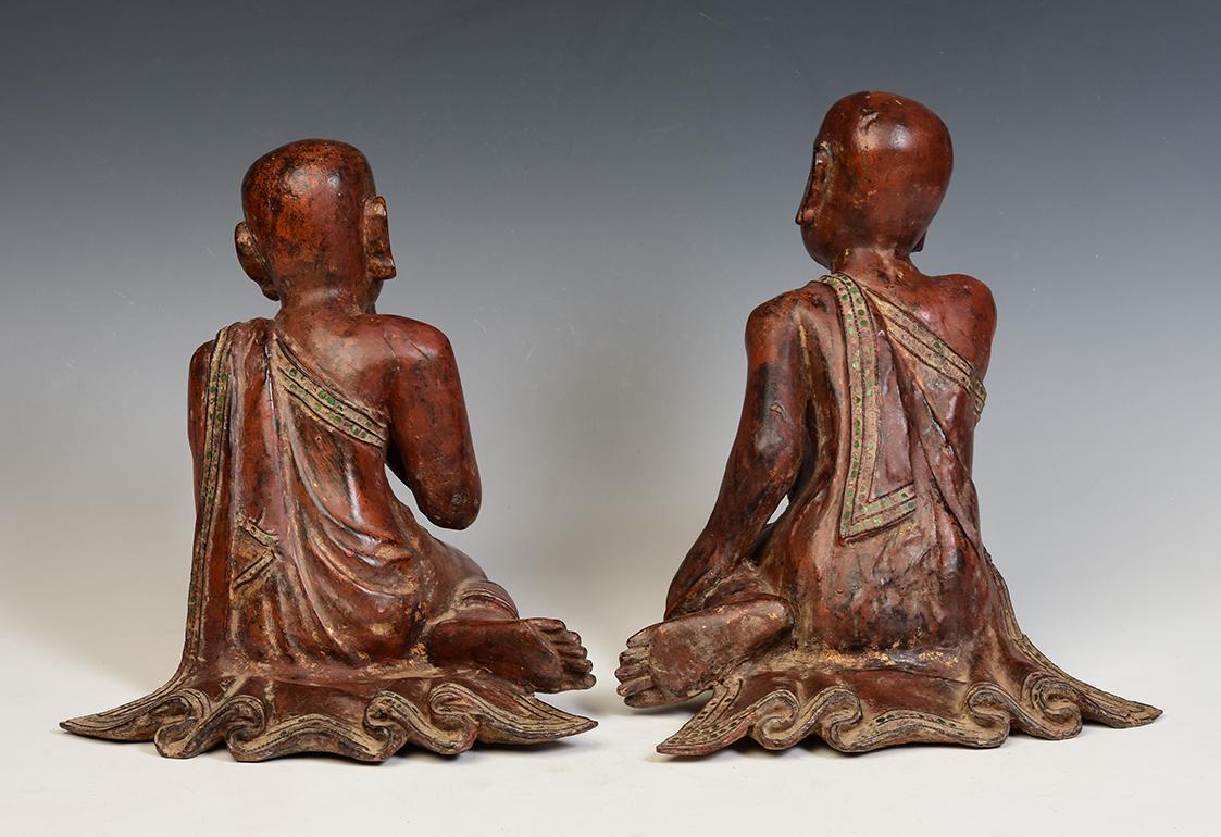 19th C., Mandalay, A Pair of Antique Burmese Wooden Seated Monk / Disciple For Sale 4