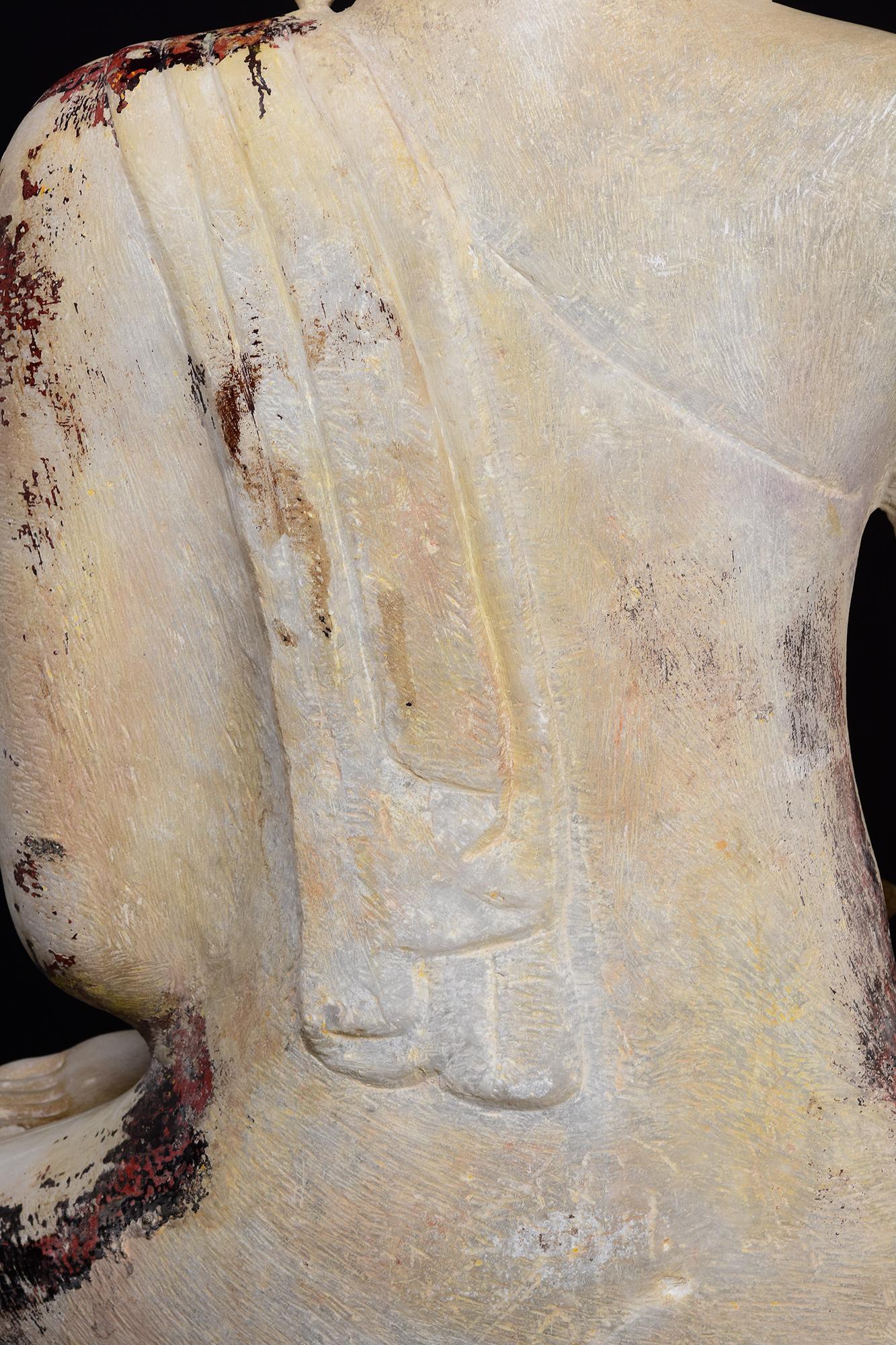 C.C., Mandalay, grande statue de Bouddha assis en marbre d'albâtre birman antique en vente 8