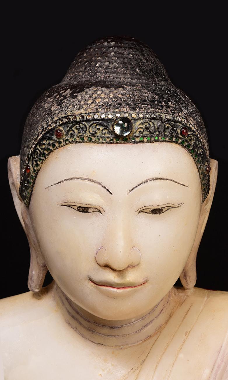 Birman C.C., Mandalay, grande statue de Bouddha assis en marbre d'albâtre birman antique en vente