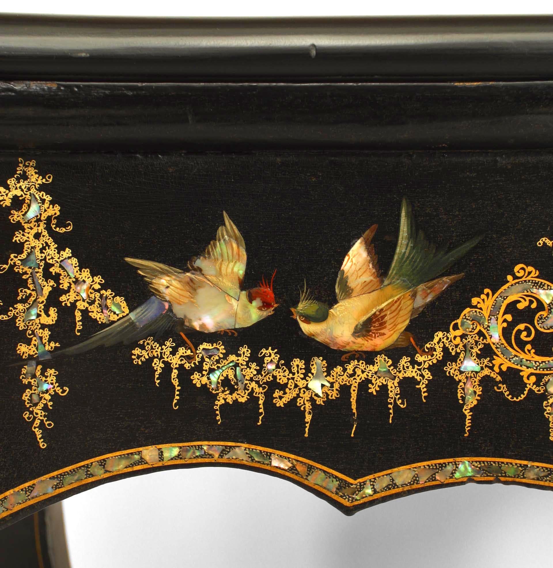 English Victorian Papier Mache Lacquered Console Table In Good Condition For Sale In New York, NY