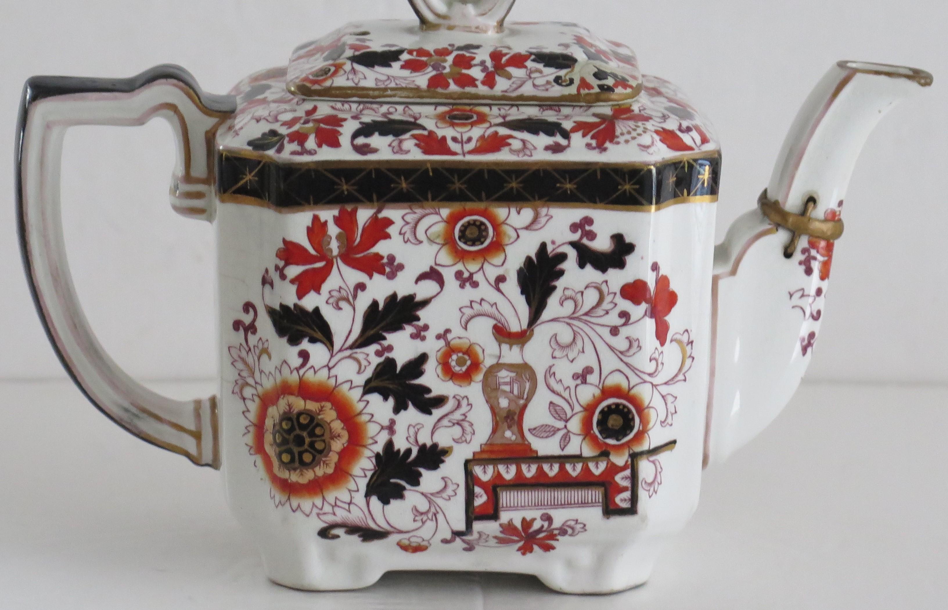 Mason's Ashworth's Ironstone Teapot in Old Japan Vase Pattern, circa 1875 In Good Condition For Sale In Lincoln, Lincolnshire