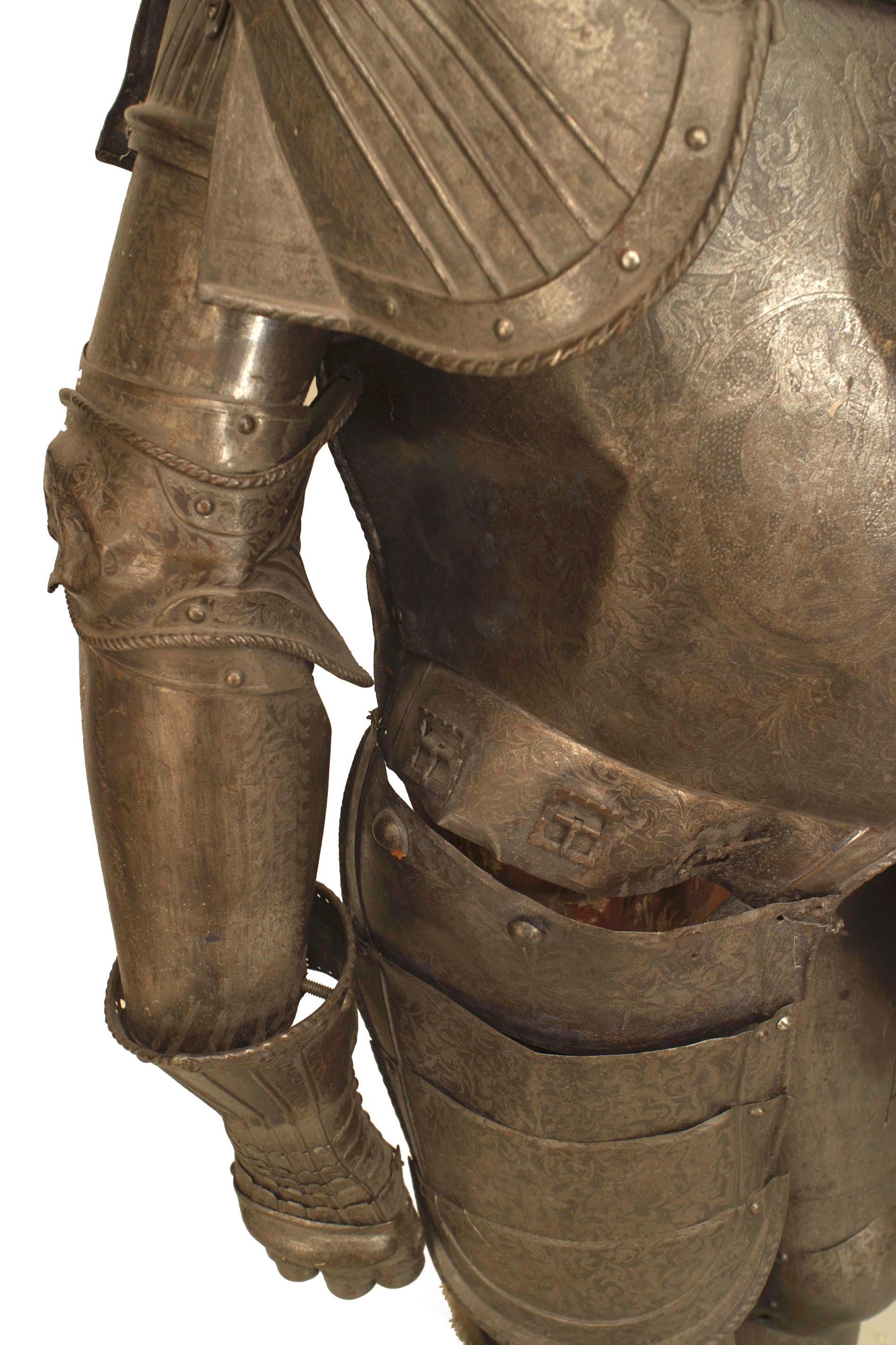 Italian Medieval / Renaissance Style Suit of Armor For Sale 3