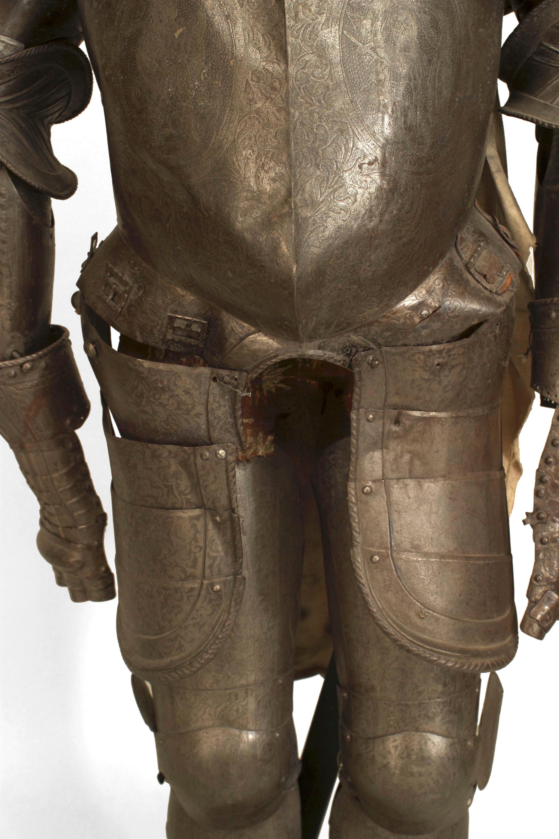 Italian Medieval / Renaissance Style Suit of Armor For Sale 6