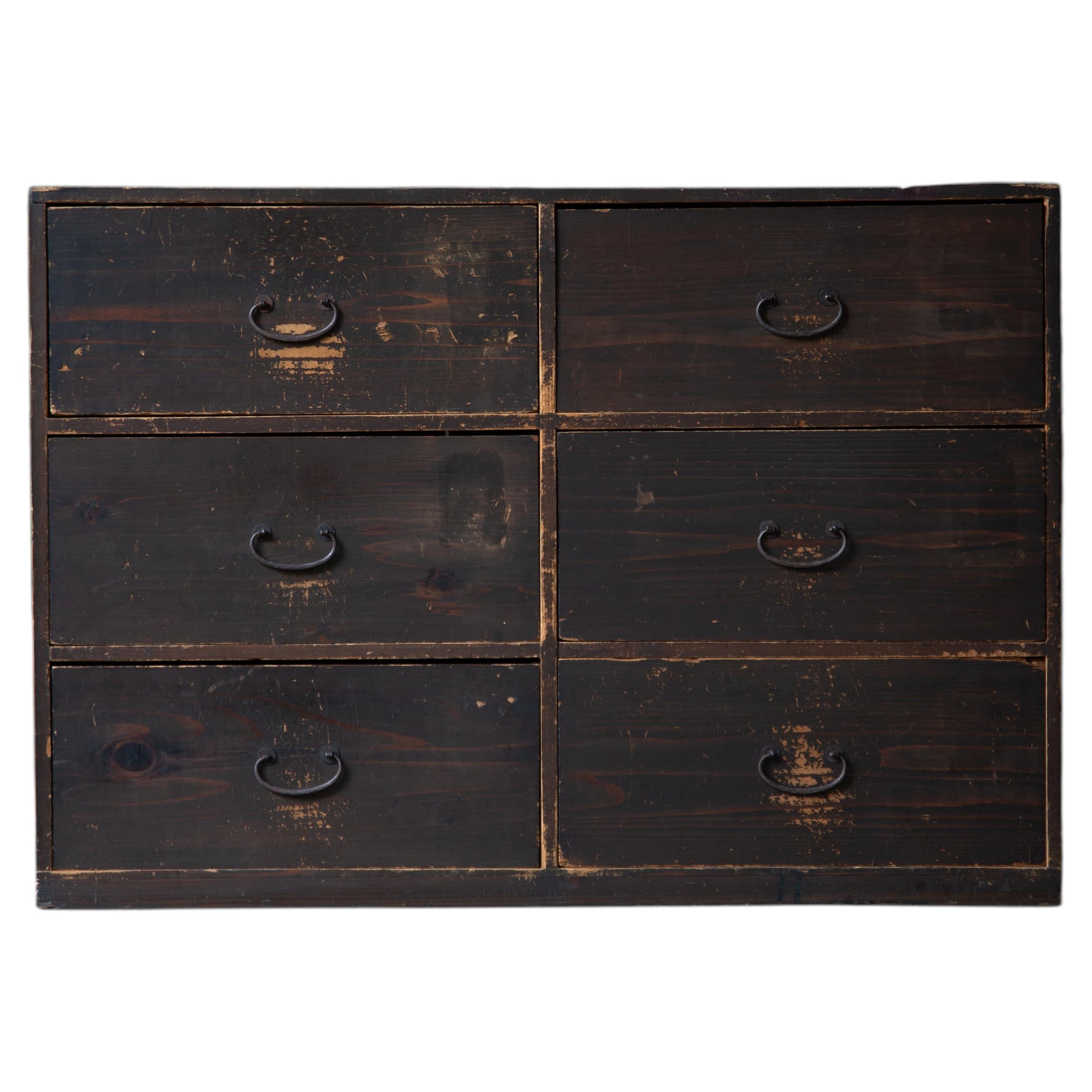 Commode japonaise antique « tansu » noire de l'époque Meiji (XIXe siècle), à 6 tiroirs