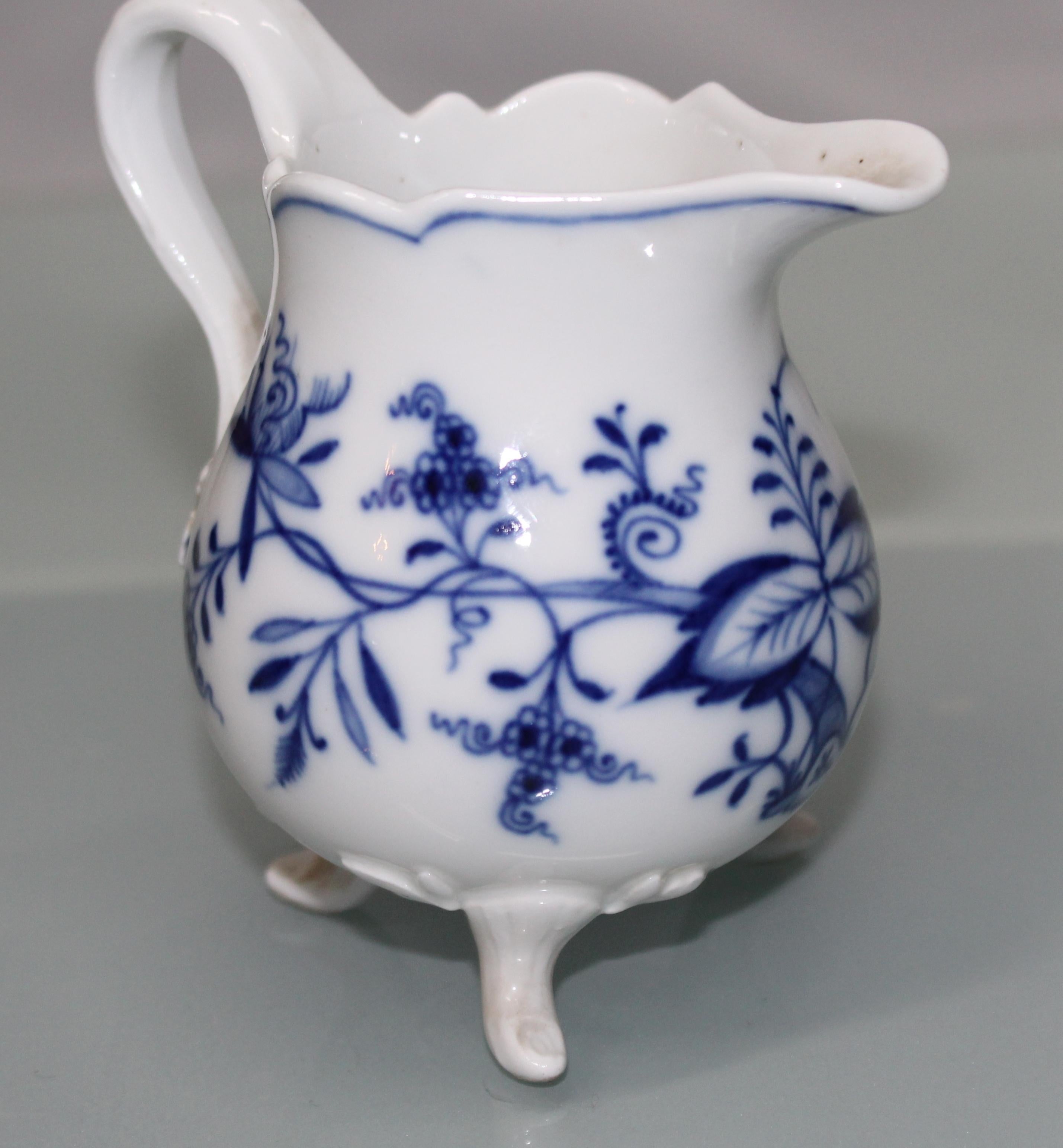 19th Century Meissen Blue and White Teapot and Cream Jug For Sale 4