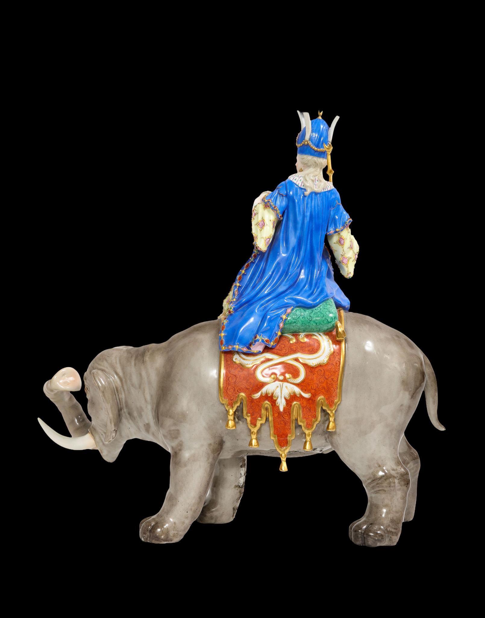 Figura de porcelana de Meissen del s. XIX de una sultana montada en un elefante con una corona Porcelana en venta