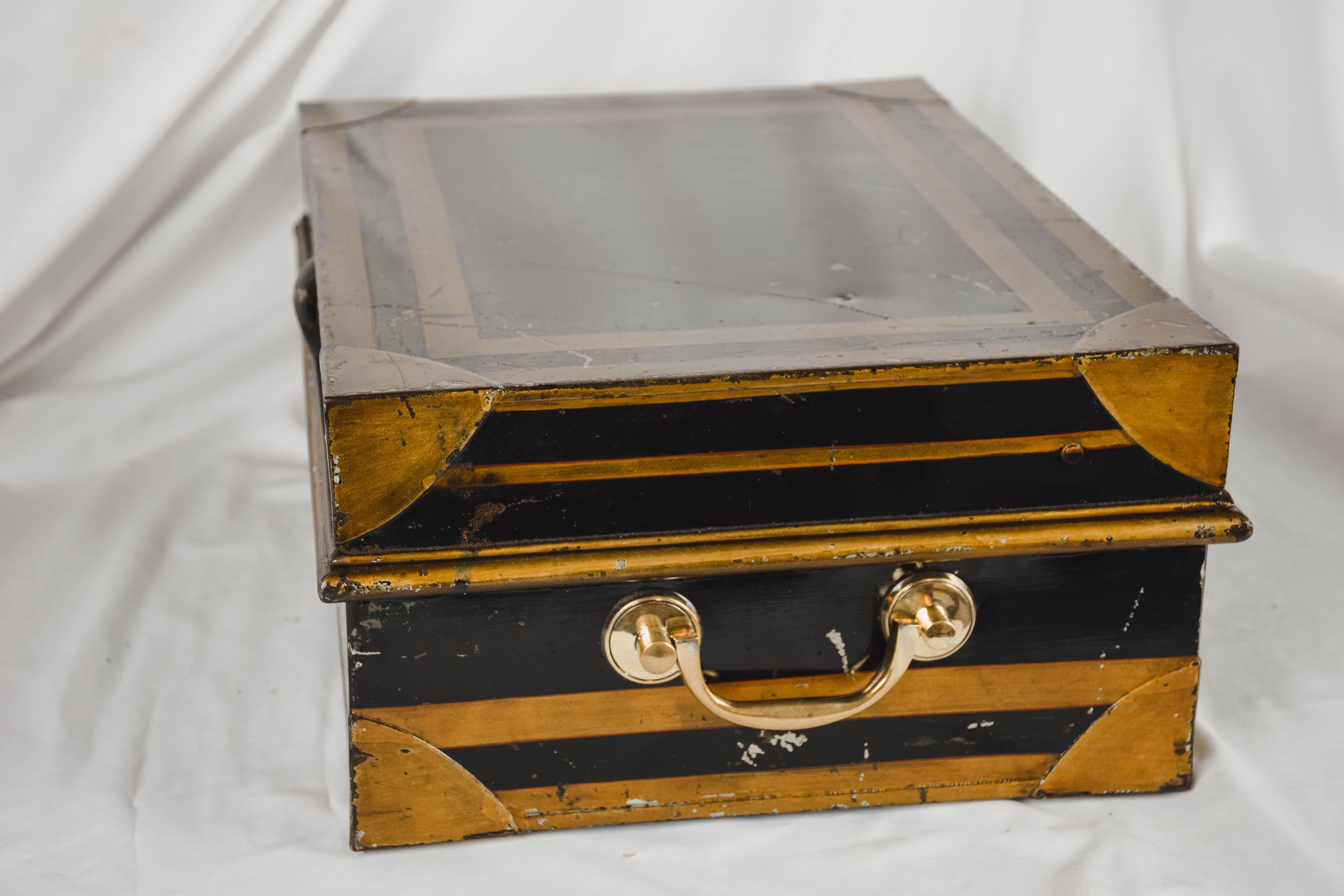19th Century Metal English Cash Box In Good Condition In Houston, TX