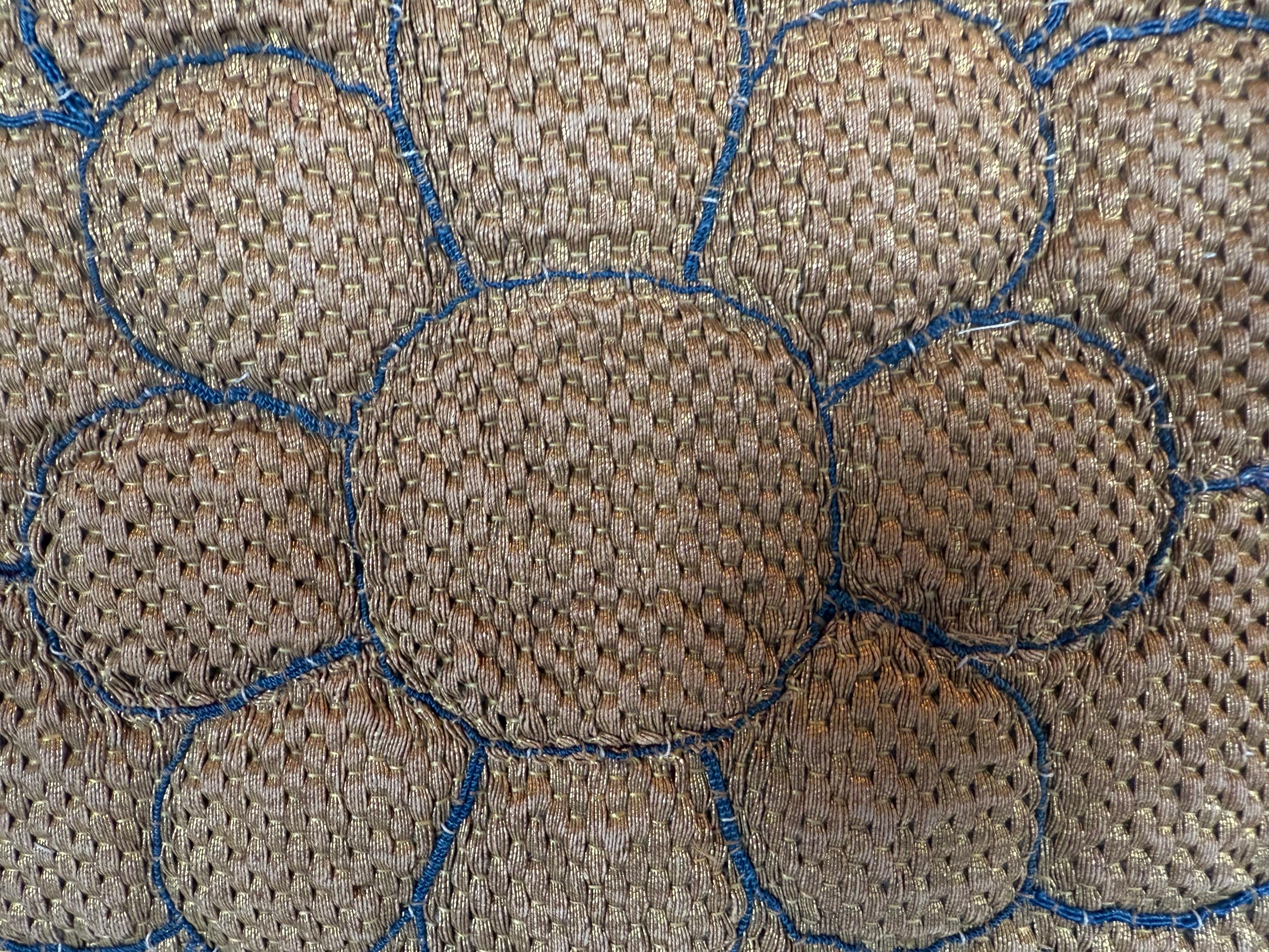Francese Cuscino in lino con applique metalliche del 19° secolo in vendita