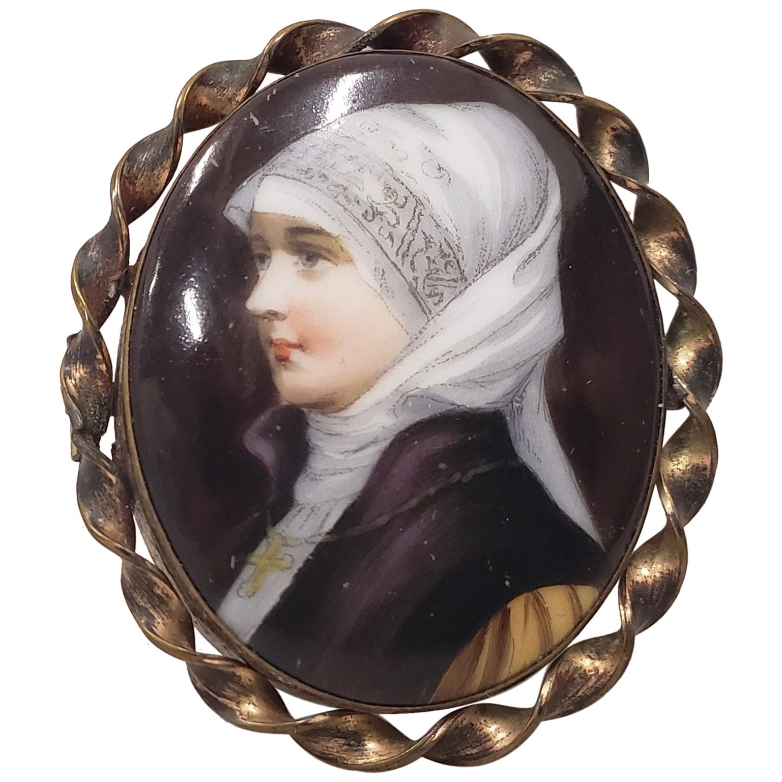 Portrait miniature d'une nonne sur porcelaine avec cadre broche, XIXe siècle