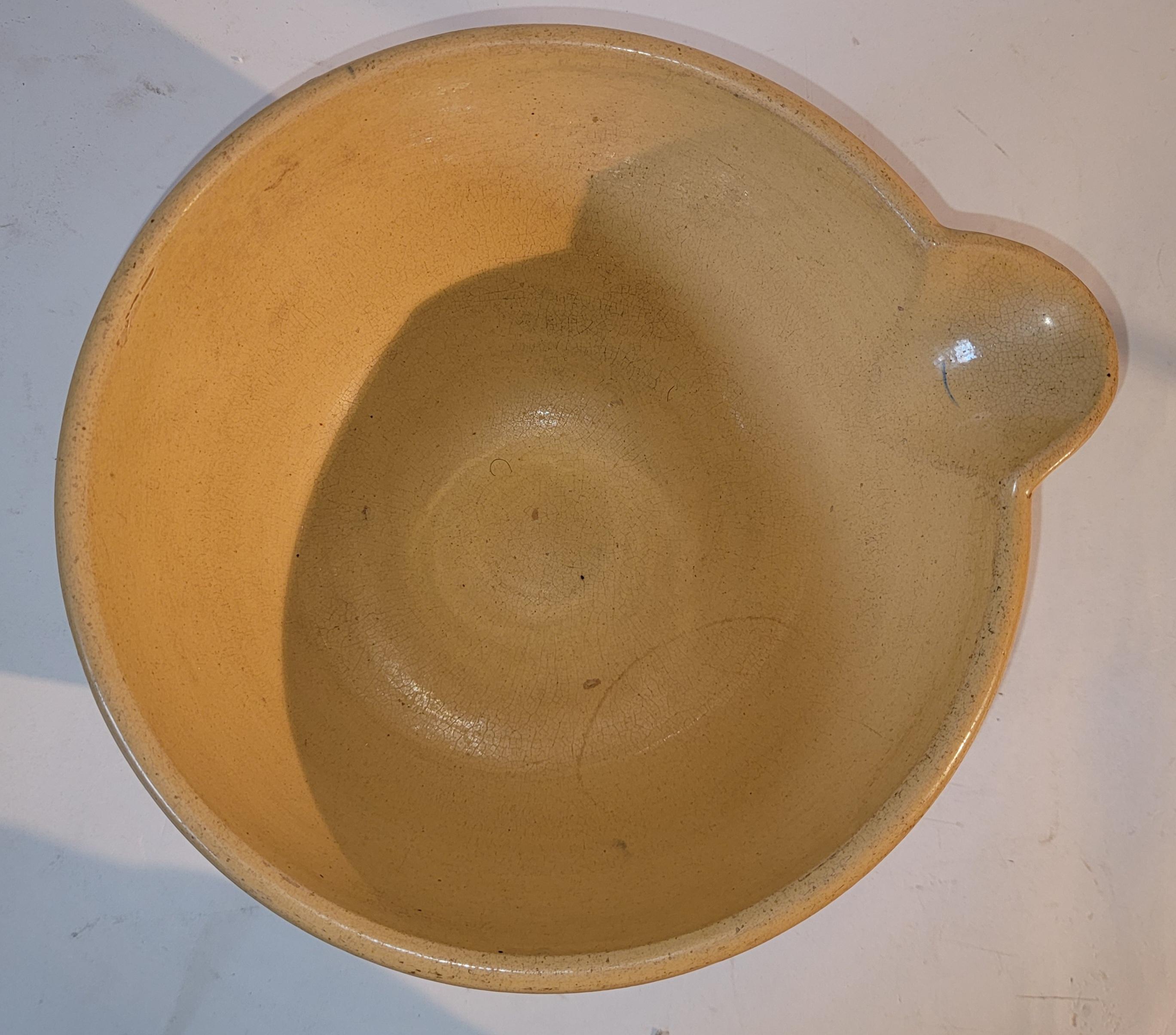 American 19th C Mochaware Mixing Bowl W/Spout For Sale
