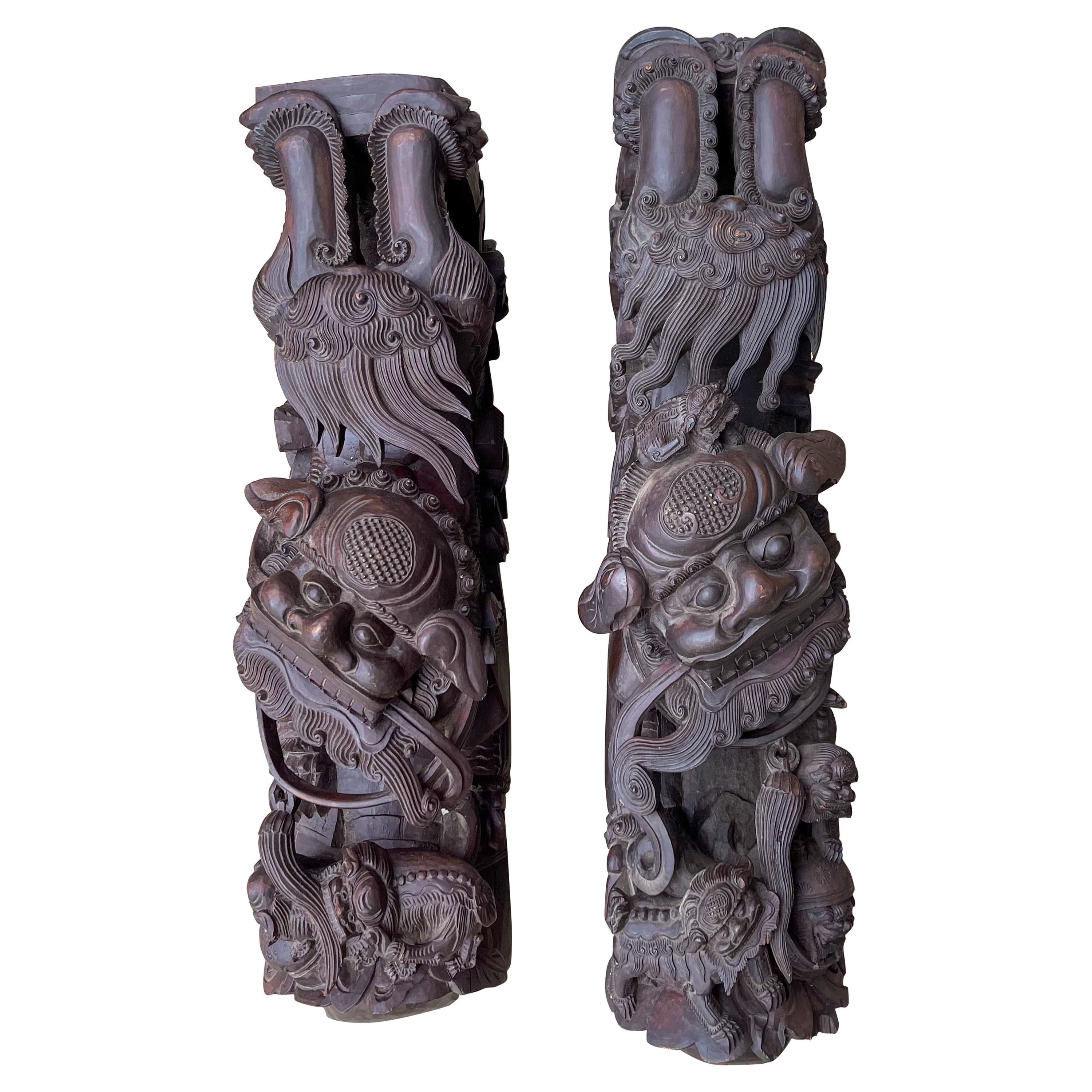 19ème siècle. Monumentaux corbeaux architecturaux chinois sculptés pour chien de nourriture / Fragments d'architecture, 2