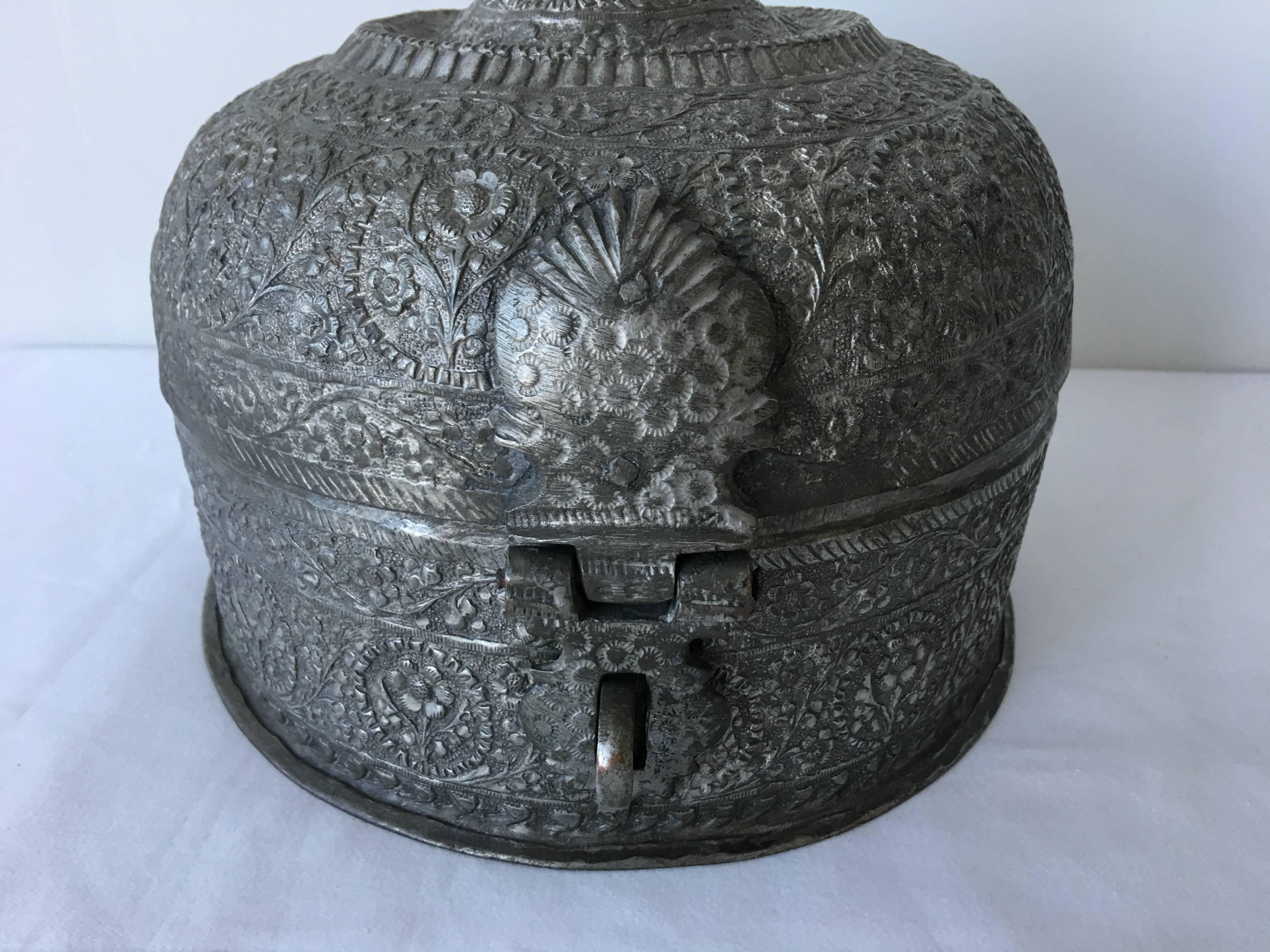 19th Century Moroccan Pewter Tea Set and Caddy In Good Condition For Sale In Richmond, VA