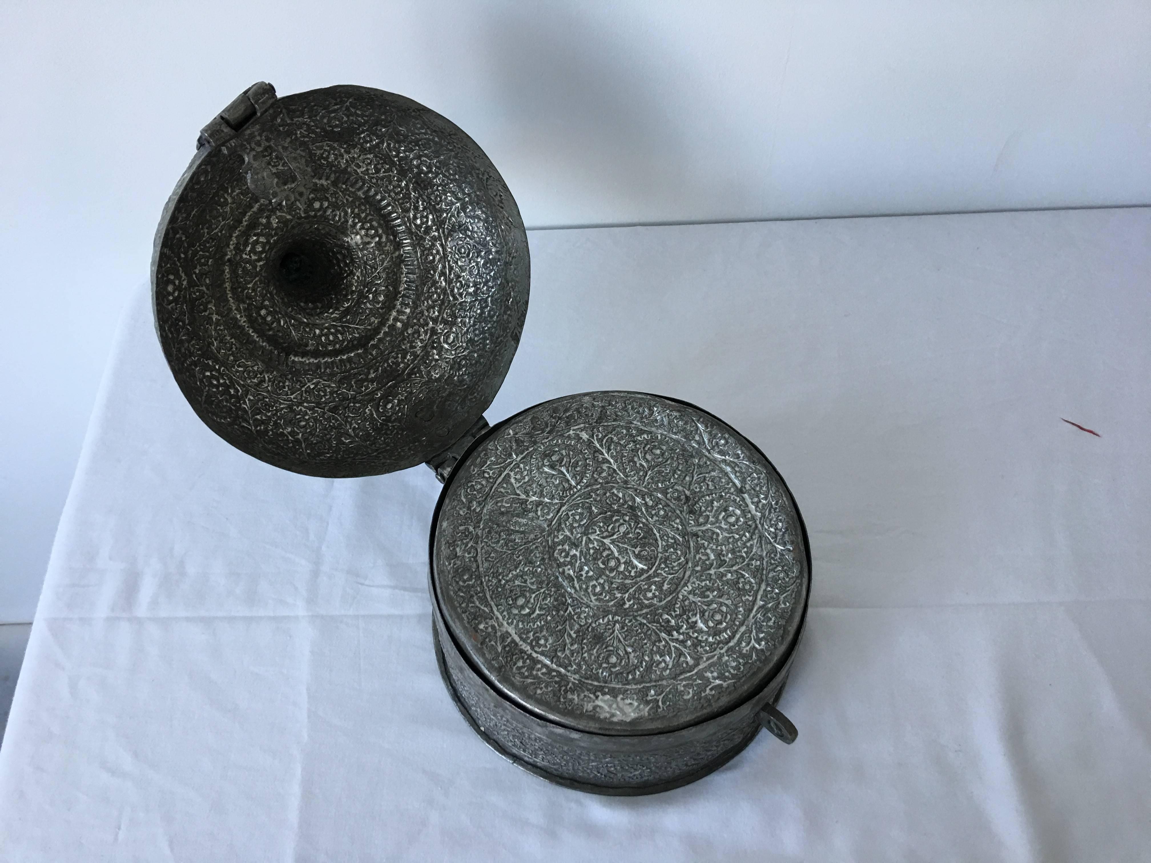 19th Century Moroccan Pewter Tea Set and Caddy For Sale 2