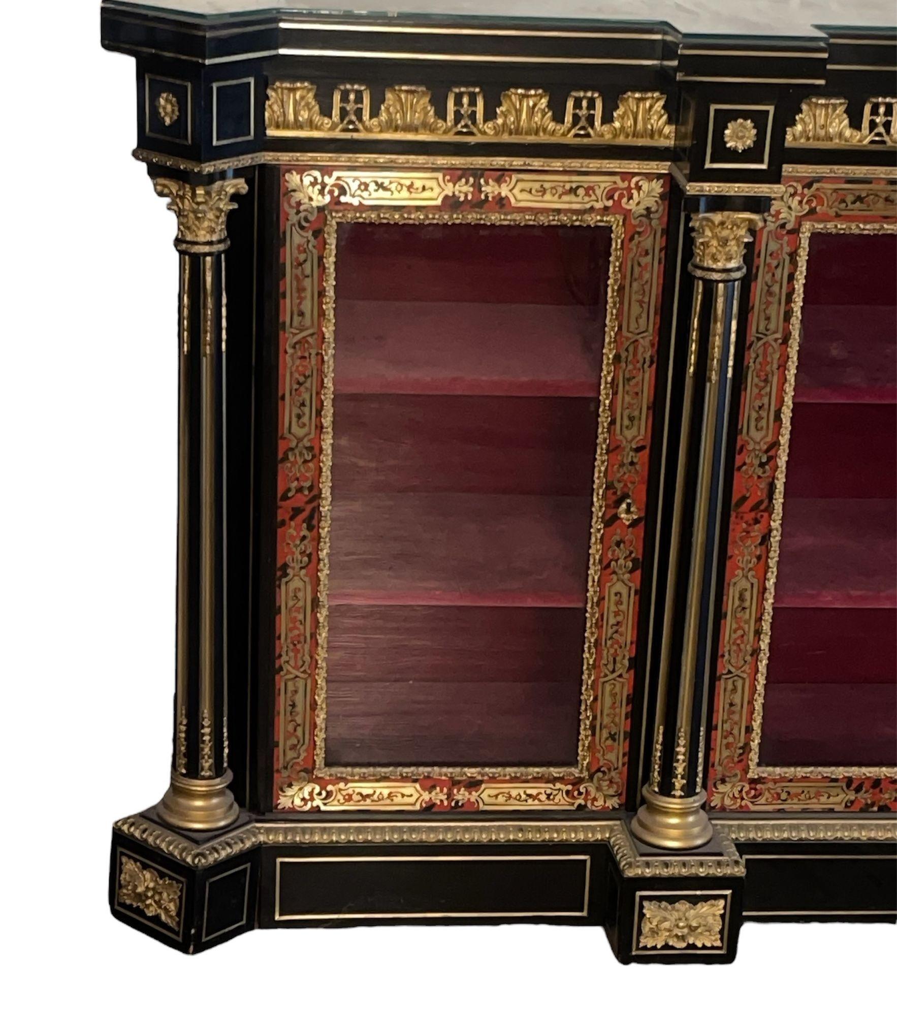 Francese A.I.C. XIX Napoleone III, mobile vitreo francese con montatura in bronzo e piano in vetro in vendita