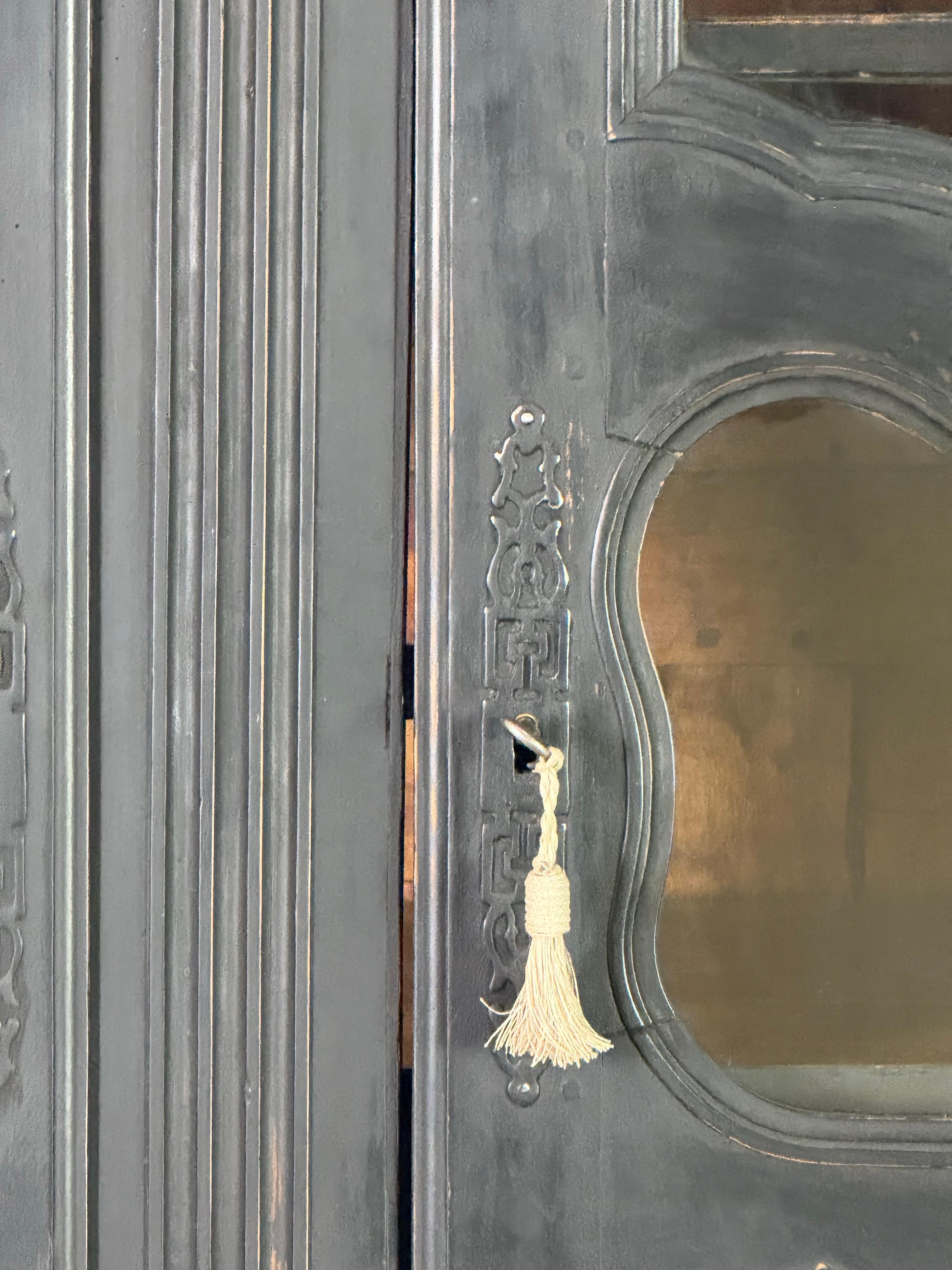 Armario Pintado Napoleón III S. XIX en Desgastado estado para la venta en Los Angeles, CA