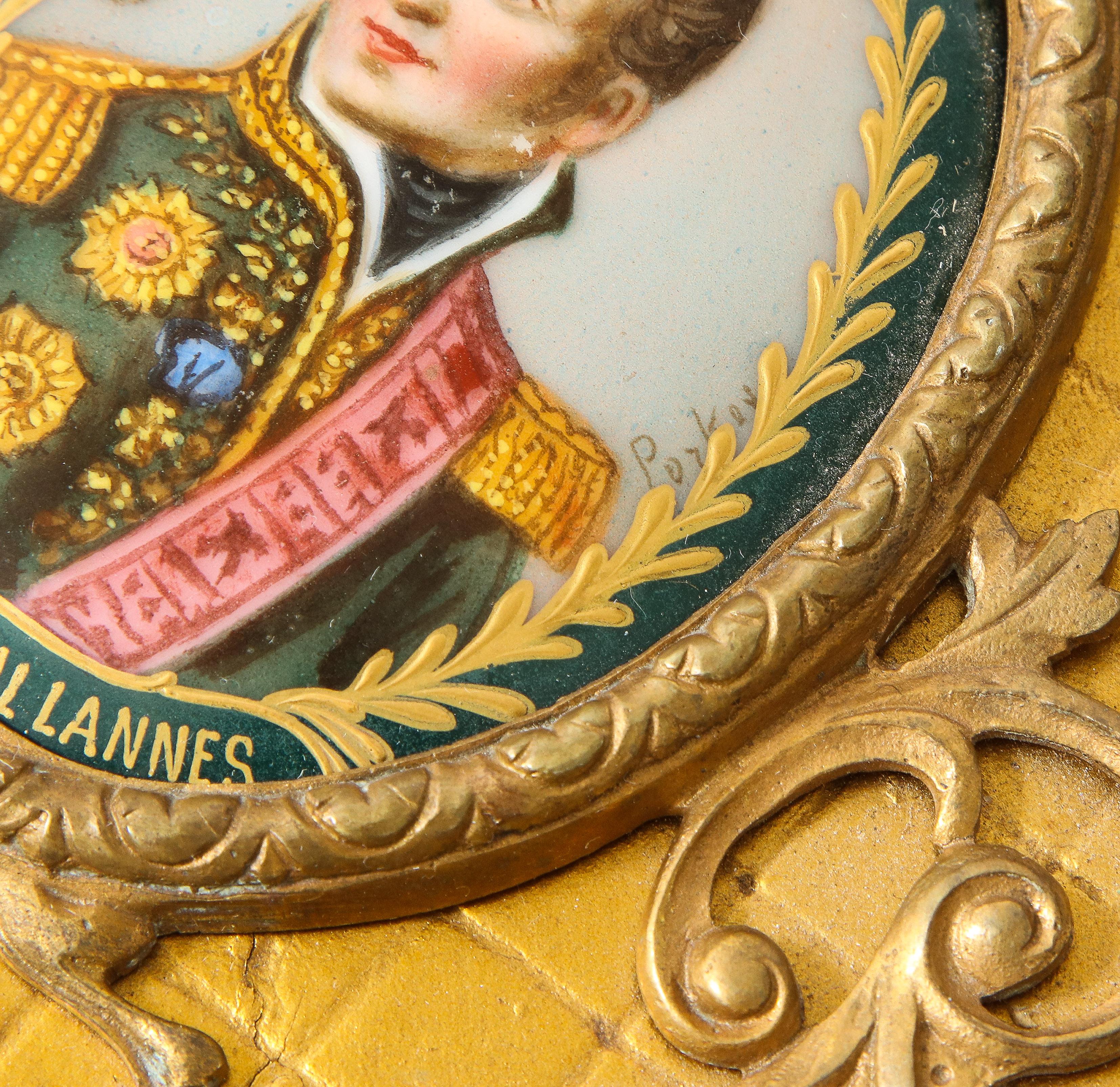 Napoleonischer Royal Vienna-Beistelltisch aus vergoldetem Holz mit Intarsien aus Porzellan, 19. Jahrhundert im Angebot 10