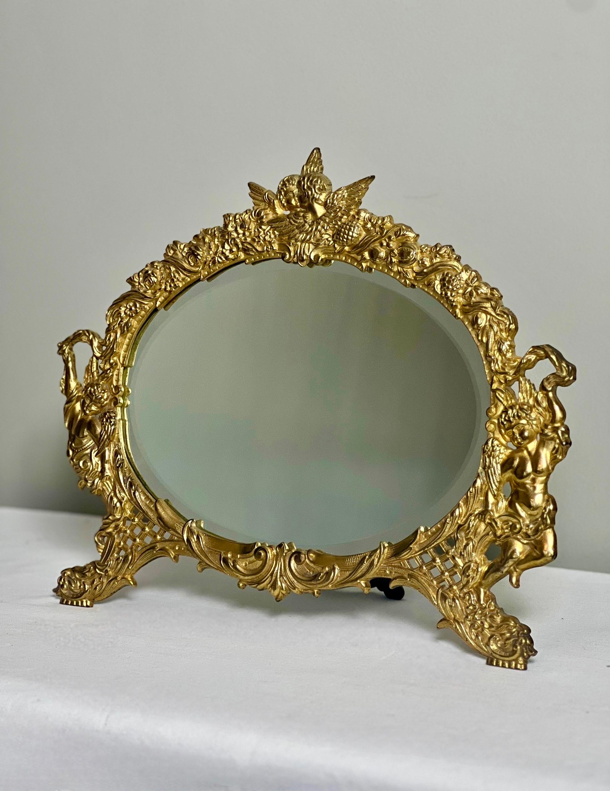 Mouvement esthétique A.I.C. National Brass and Iron Works Miroir de table biseauté en fonte dorée en vente