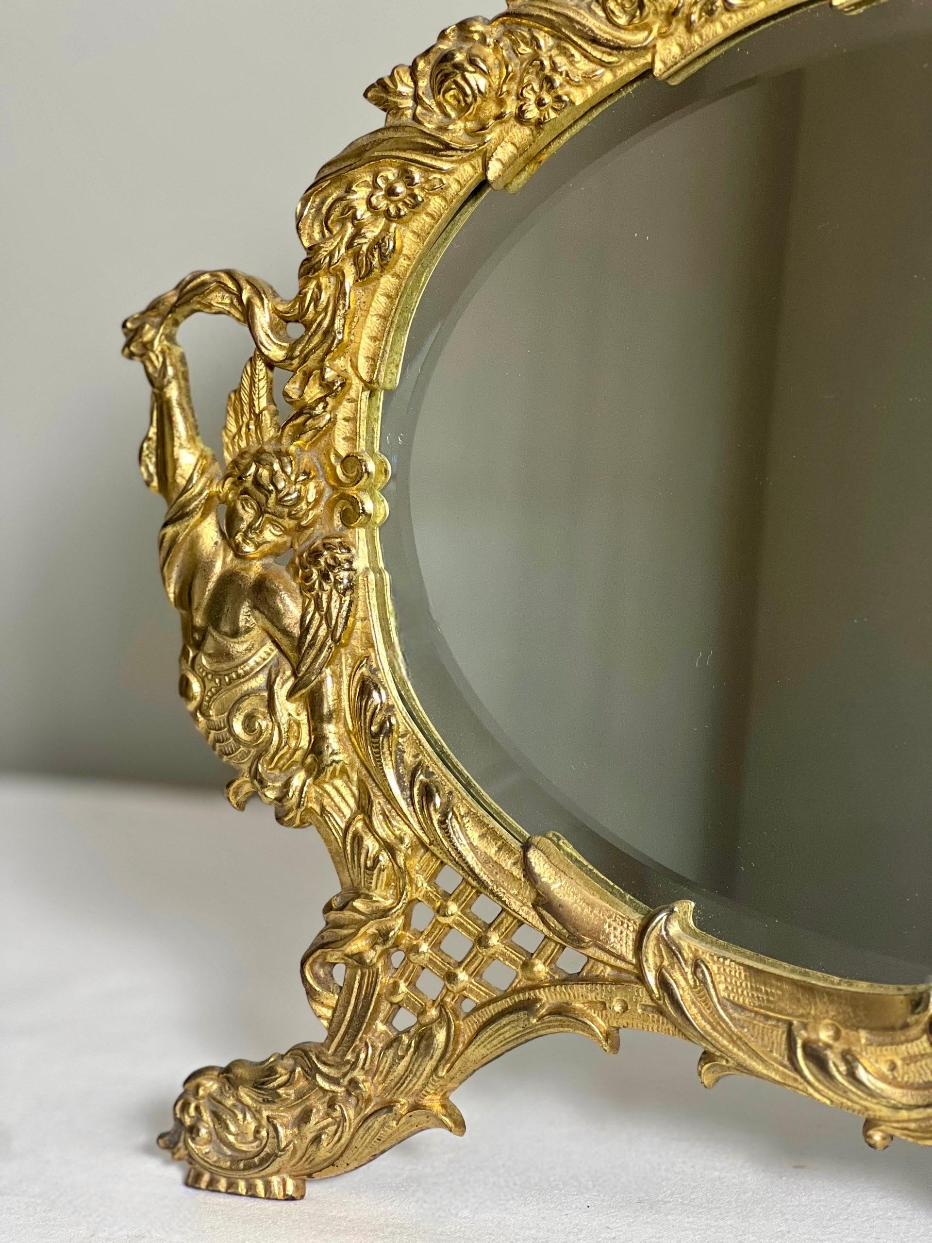 Nord-américain A.I.C. National Brass and Iron Works Miroir de table biseauté en fonte dorée en vente