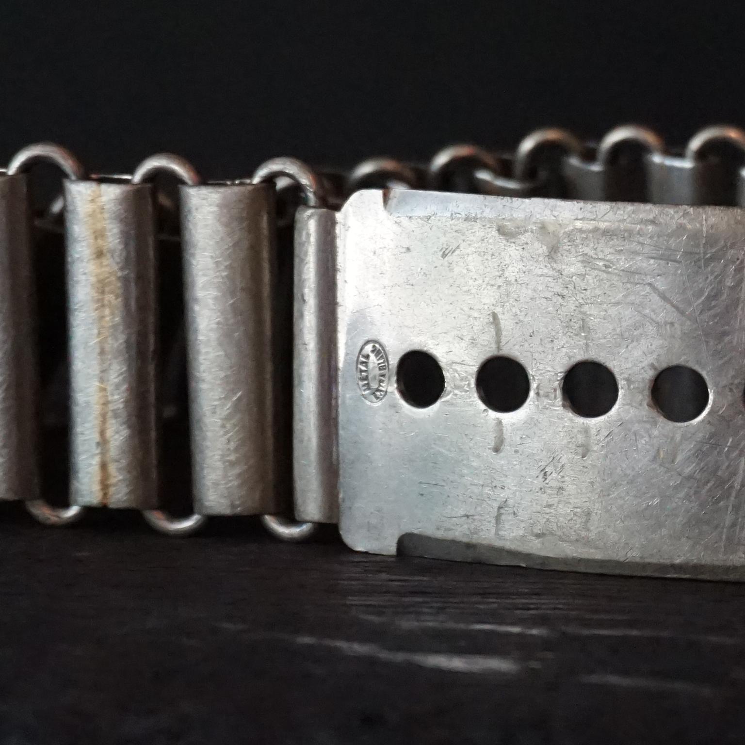 19th C. Nickel Silver Métal Extra Blanc French Adjustable Book Chain Dog Collar For Sale 5