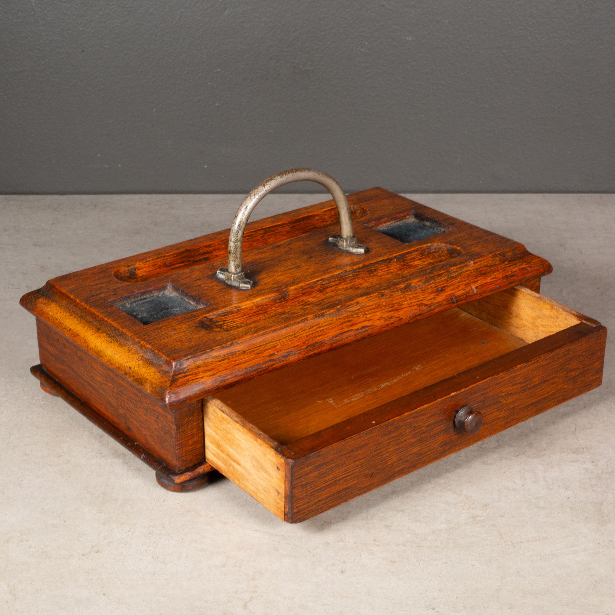 19e s. Boîte à encre en Oak C.I.C. Bon état - En vente à San Francisco, CA