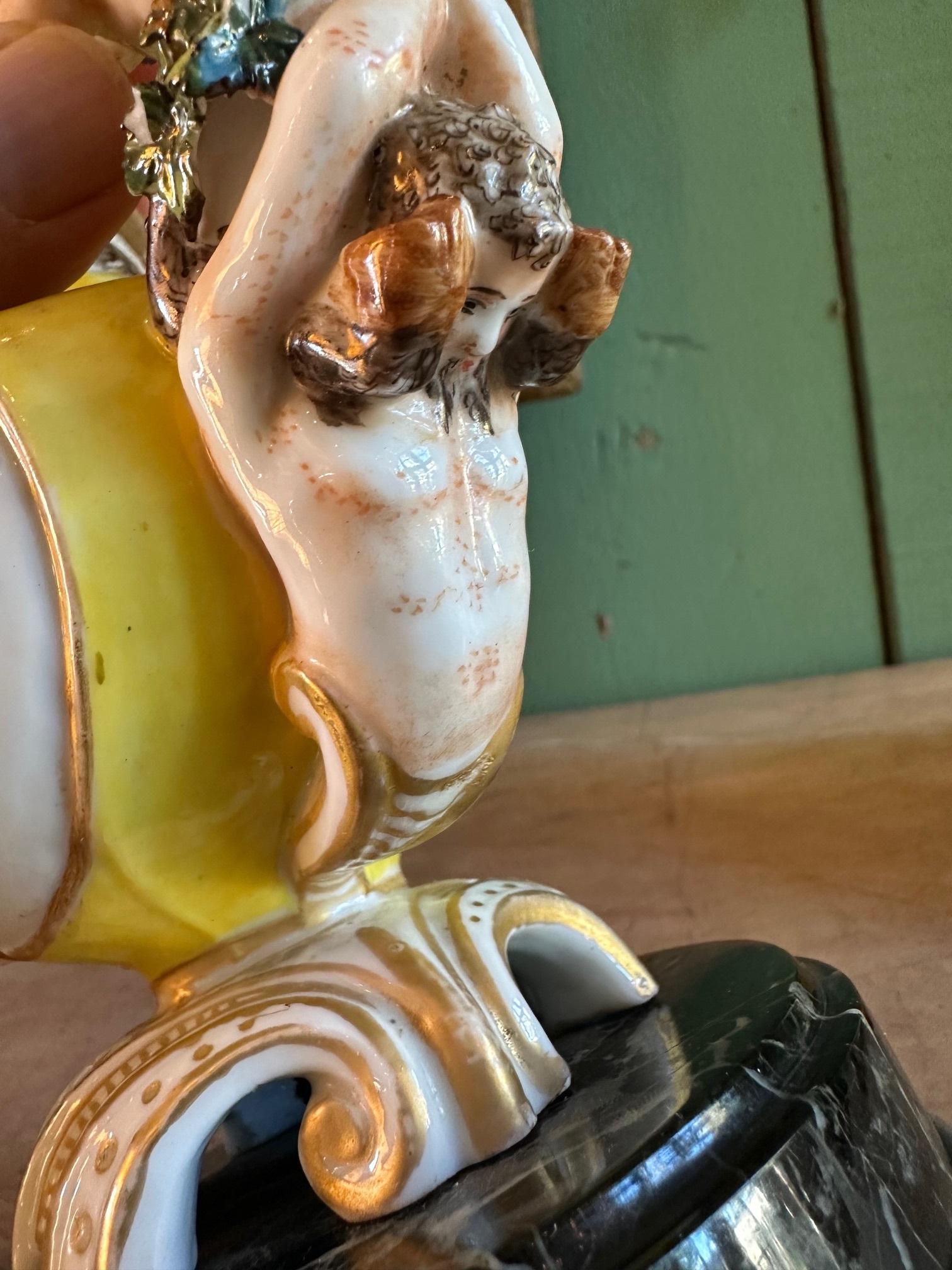 Lampe à huile Bibelot en porcelaine fantaisiste de style Capodimonte du 19e siècle en vente 9
