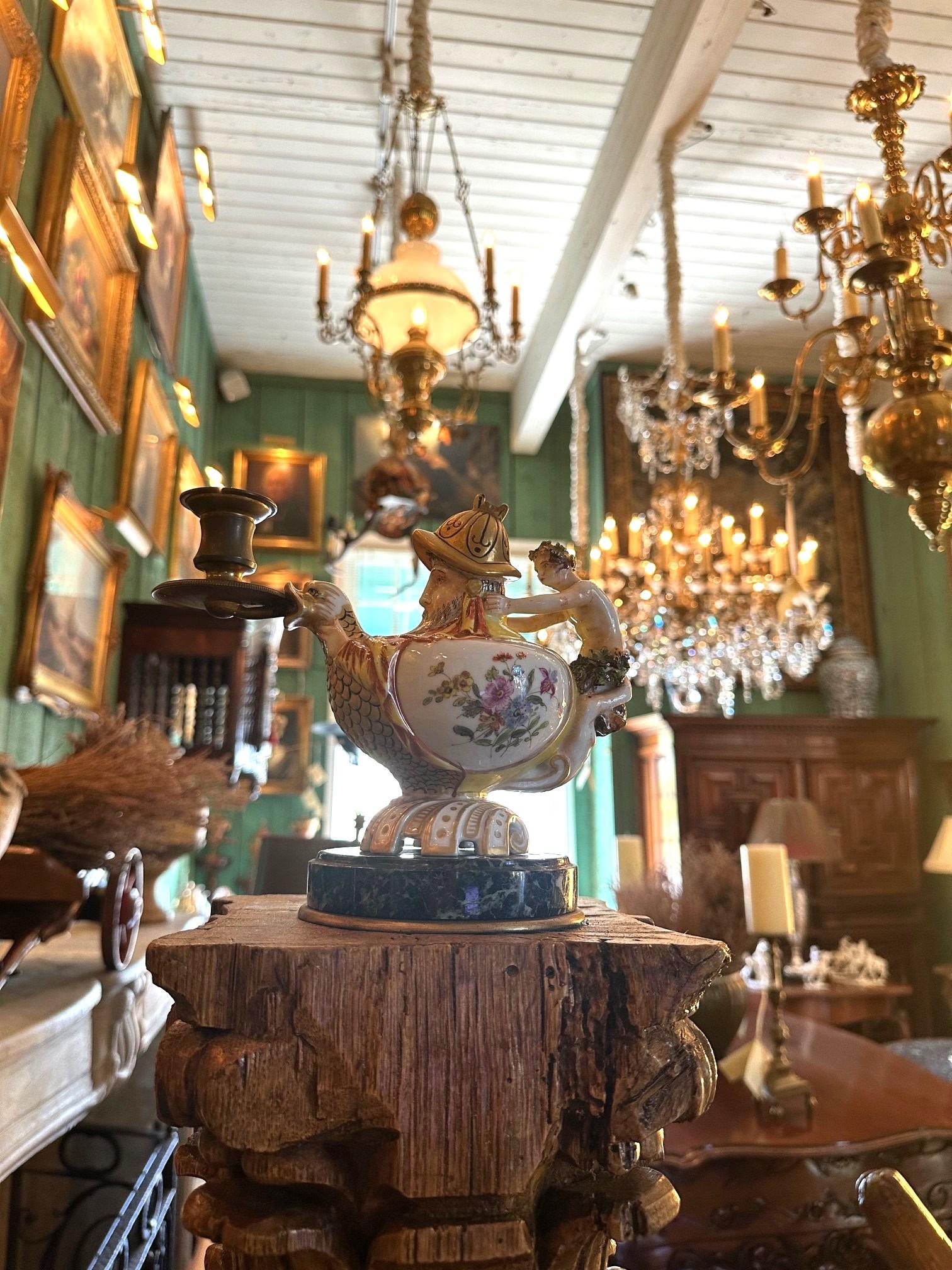 Inconnu Lampe à huile Bibelot en porcelaine fantaisiste de style Capodimonte du 19e siècle en vente