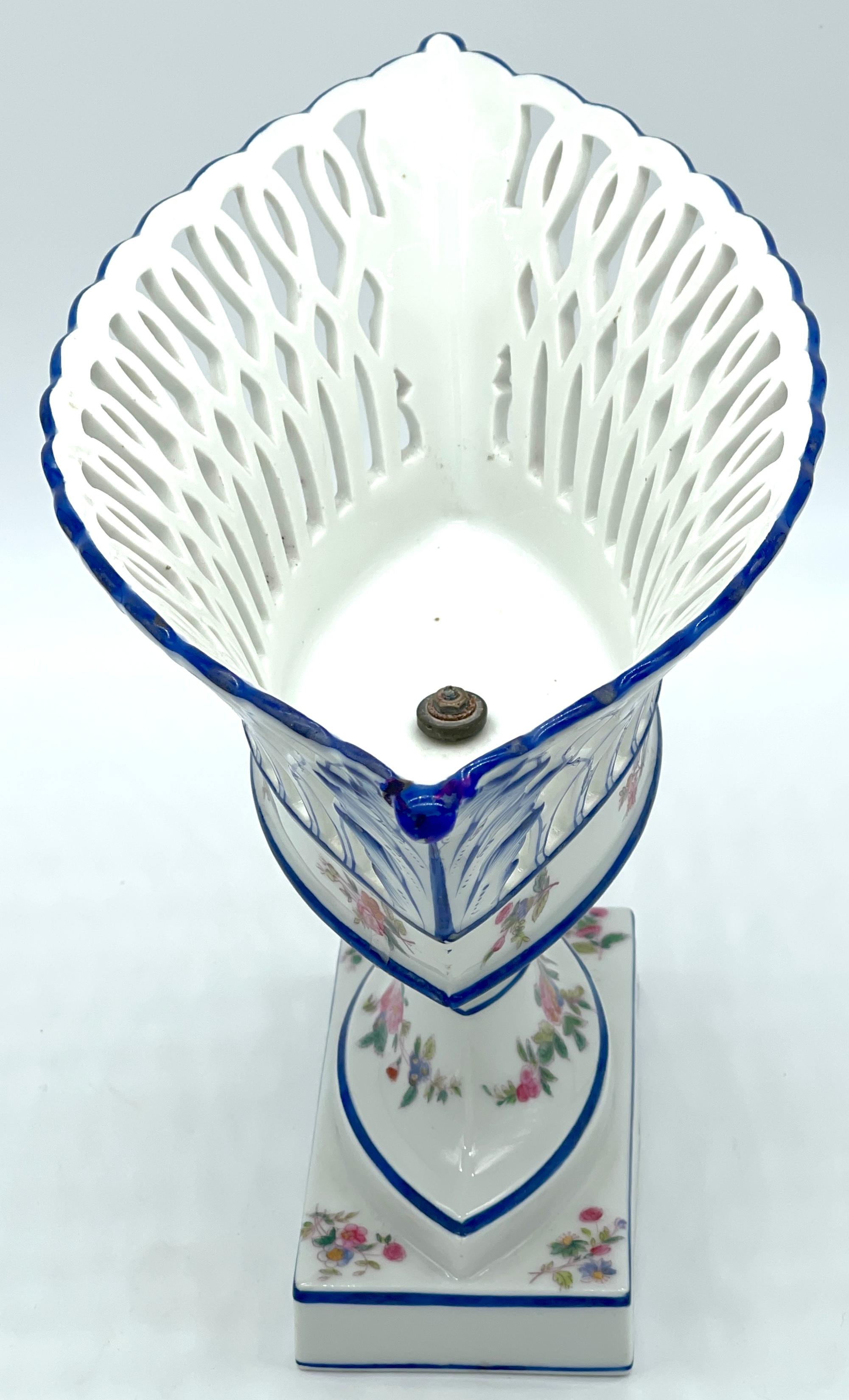 19th C. Old Paris Neoclassic Oval  Blue & White Floral Pedestal Centerpiece  In Good Condition For Sale In West Palm Beach, FL