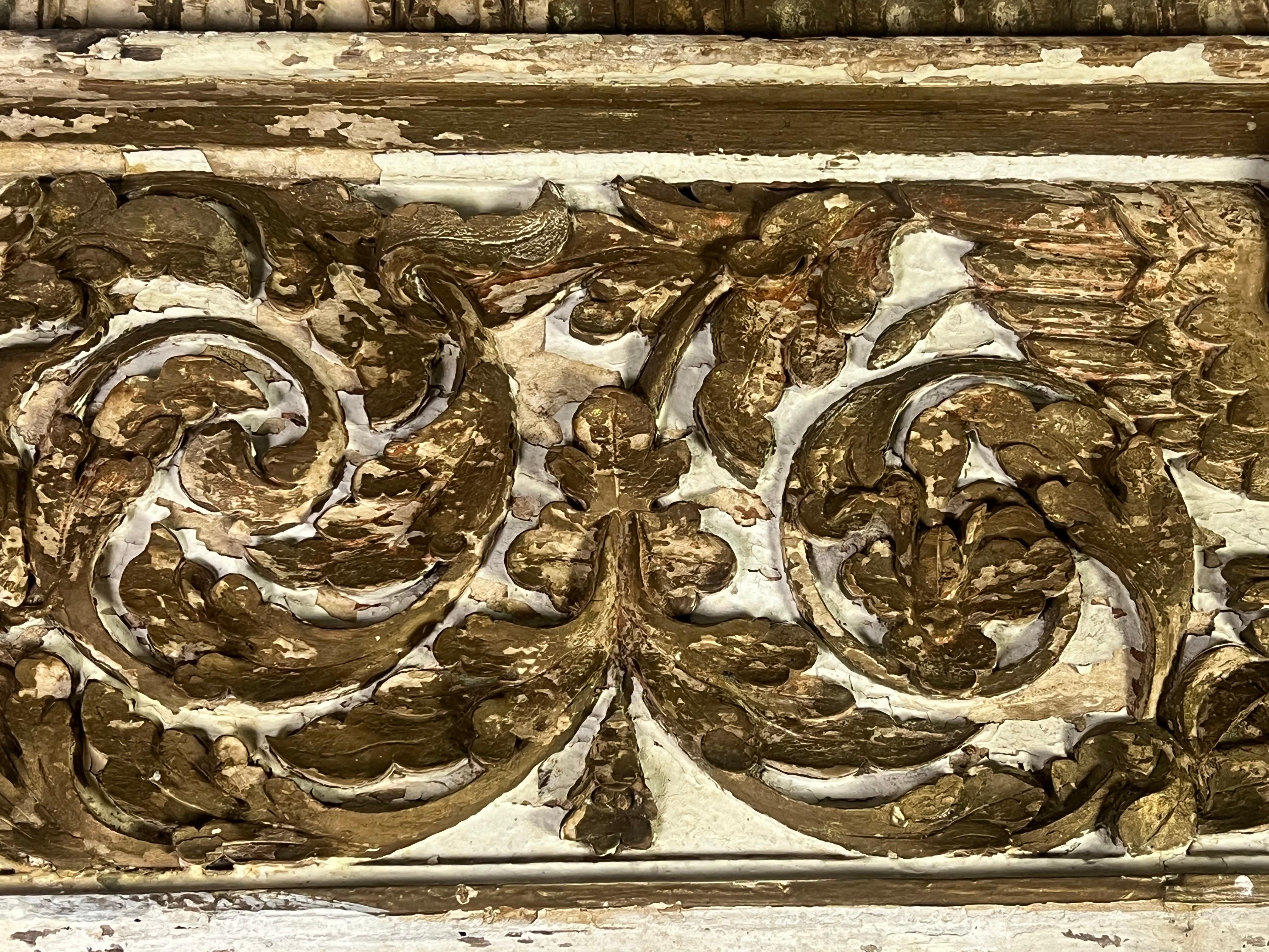Pittura Specchio dipinto e dorato del XIX secolo A.I.C. in vendita