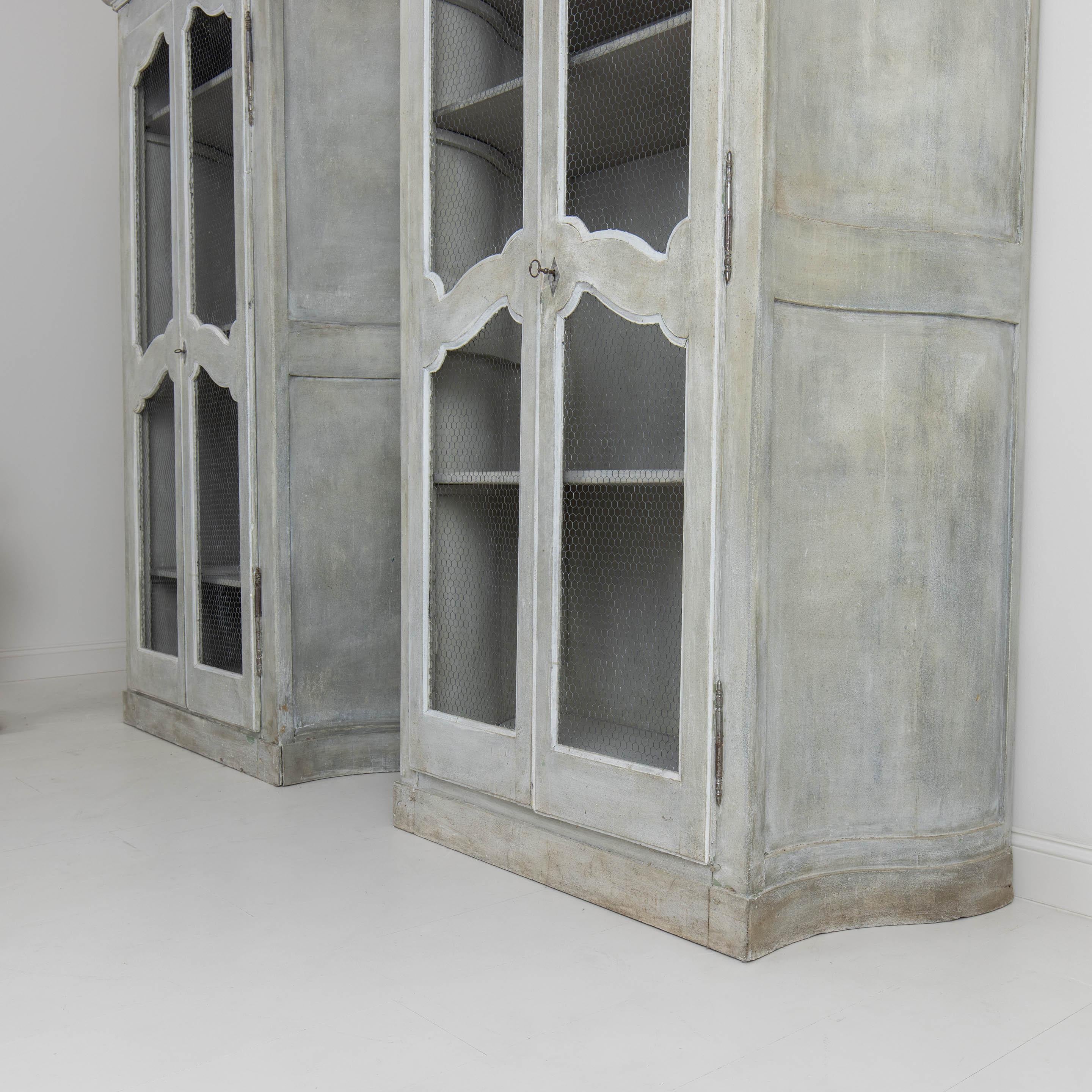 19th c. Pair of French Gray Painted Armoire Cabinets with Serpentine Sides For Sale 5