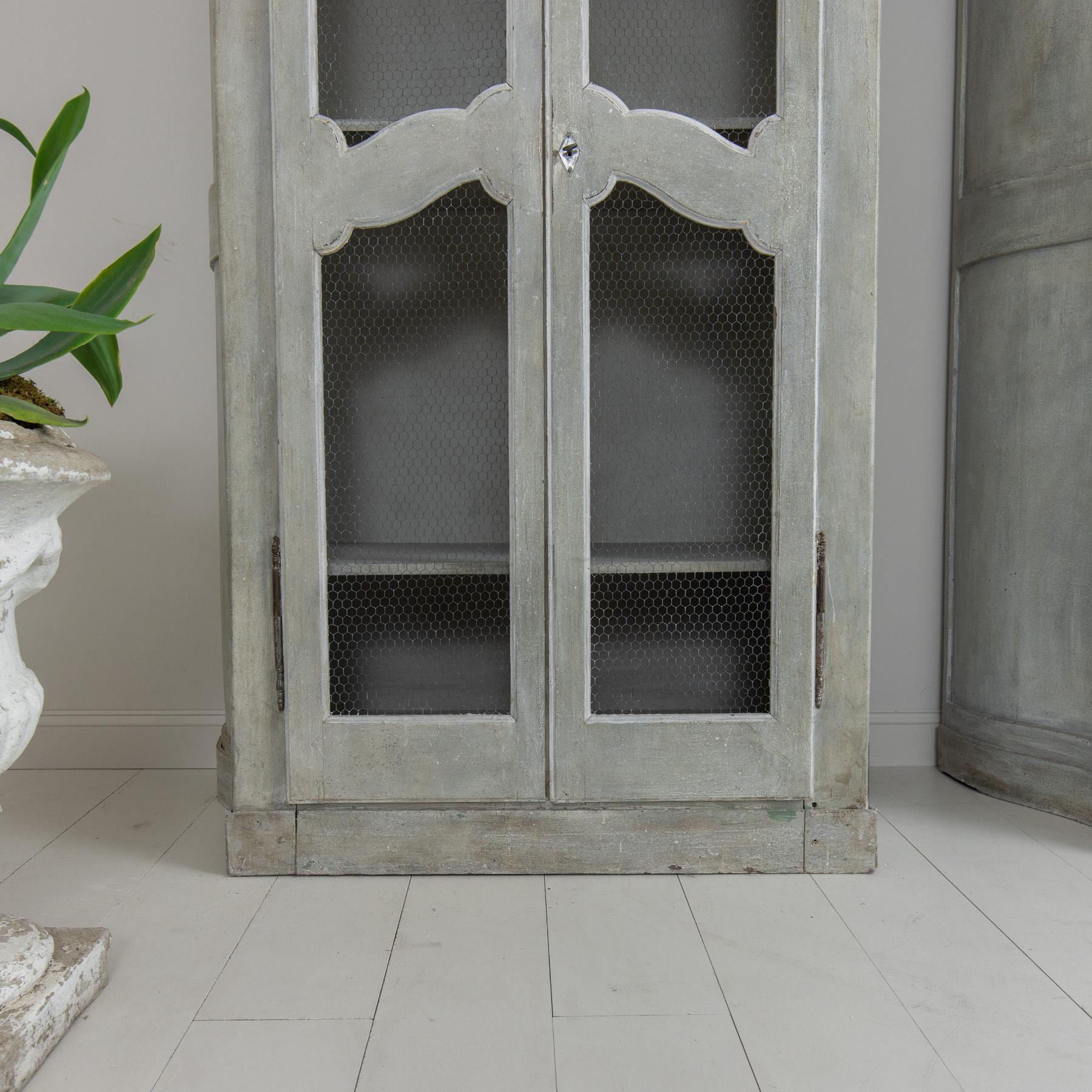 19th c. Pair of French Gray Painted Armoire Cabinets with Serpentine Sides In Excellent Condition For Sale In Wichita, KS