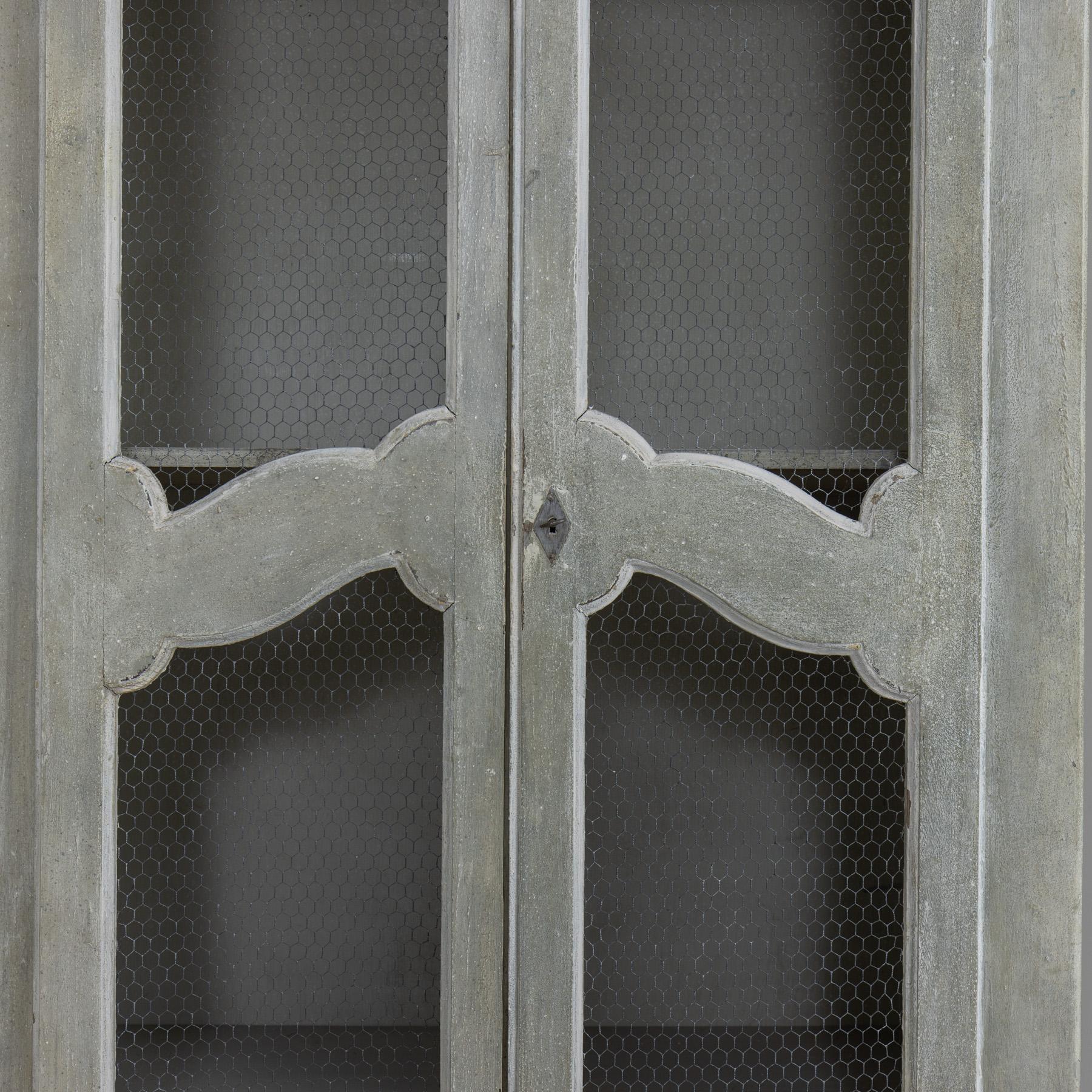 19th c. Pair of French Gray Painted Armoire Cabinets with Serpentine Sides For Sale 2