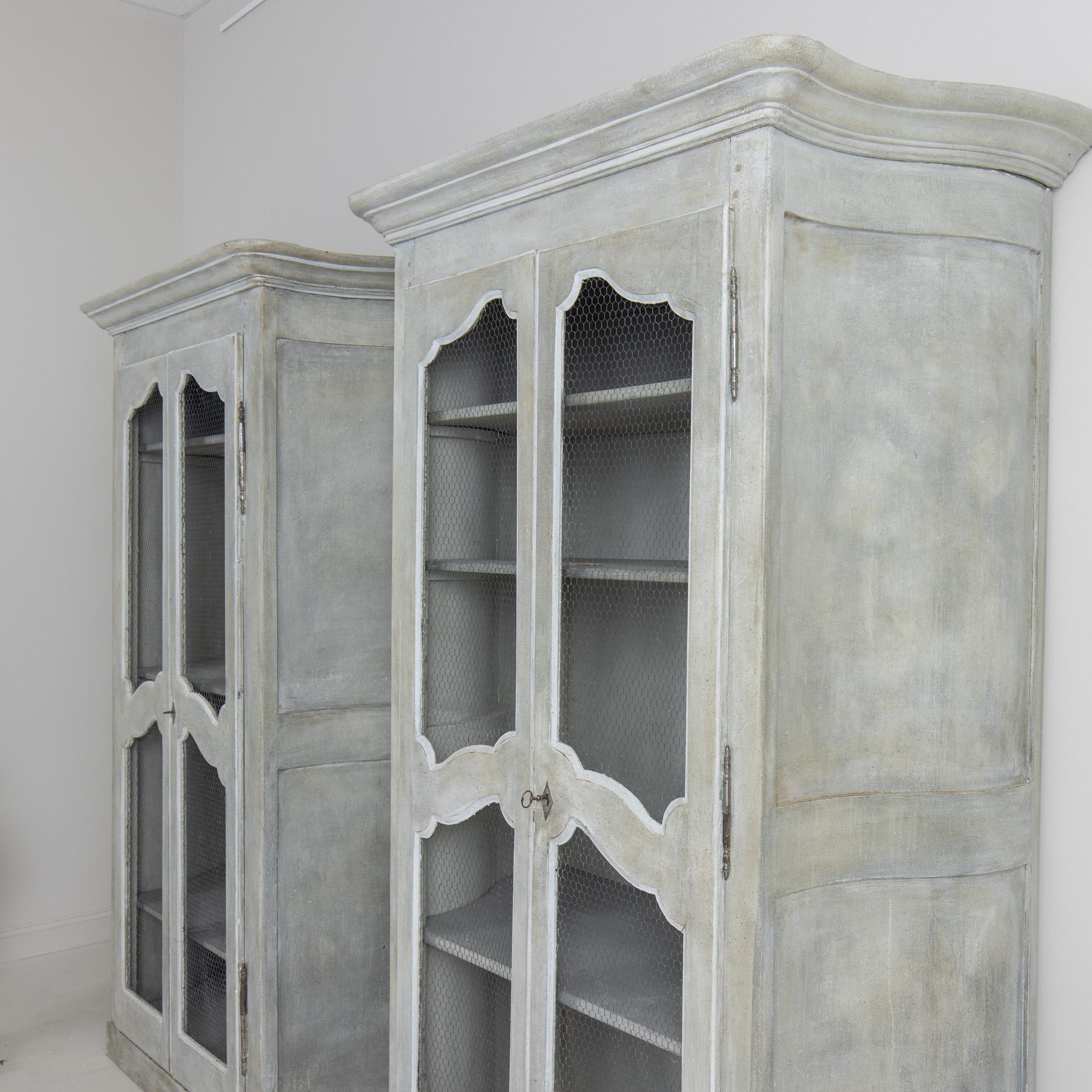19th c. Pair of French Gray Painted Armoire Cabinets with Serpentine Sides For Sale 3