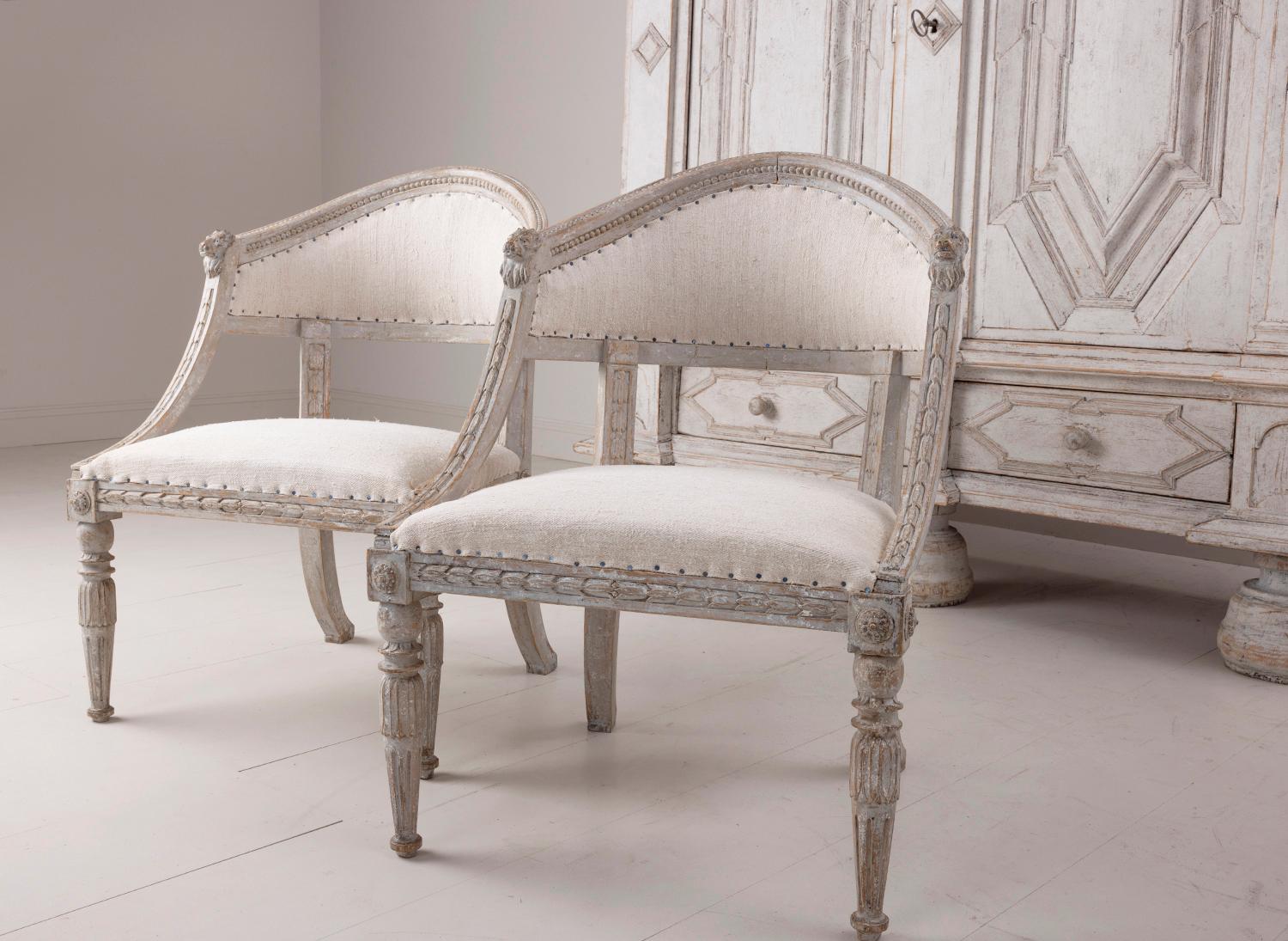 19th c. Pair of Swedish Gustavian Painted Barrel Back Armchairs with Lion Heads 1