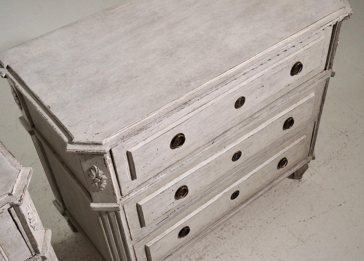 19th c. Pair of Swedish Late Gustavian Period Painted Bedside Commodes 1