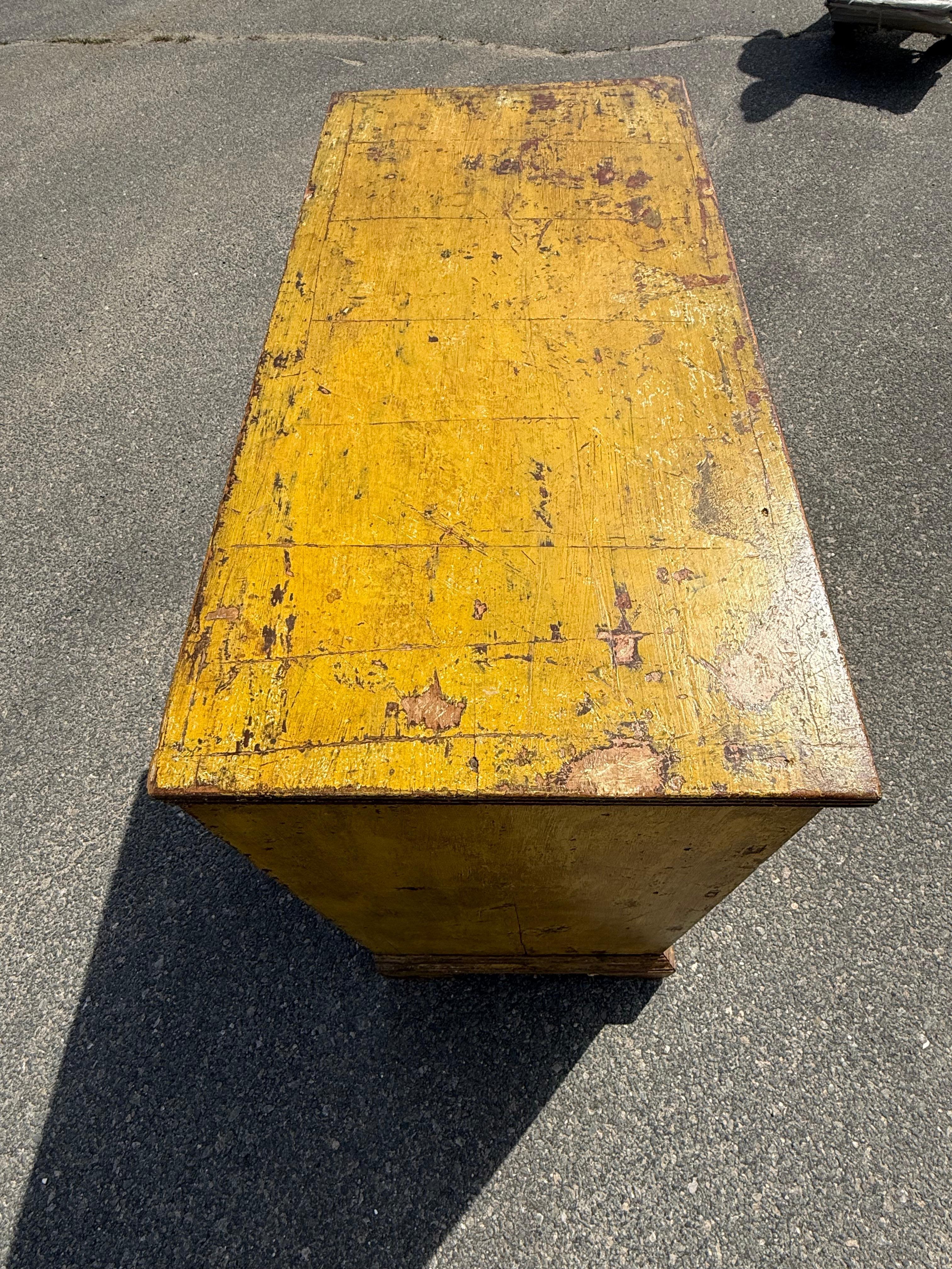 19th c. PIne Chest of Drawers in Mustard Paint In Good Condition For Sale In Nantucket, MA